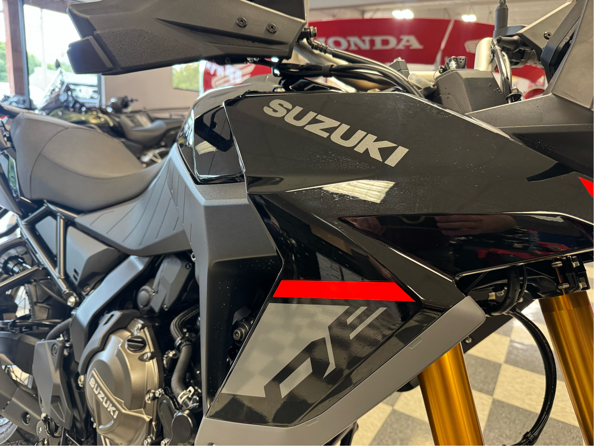 New 2025 Suzuki V-Strom 800DE Glass Sparkle Black | Motorcycles in