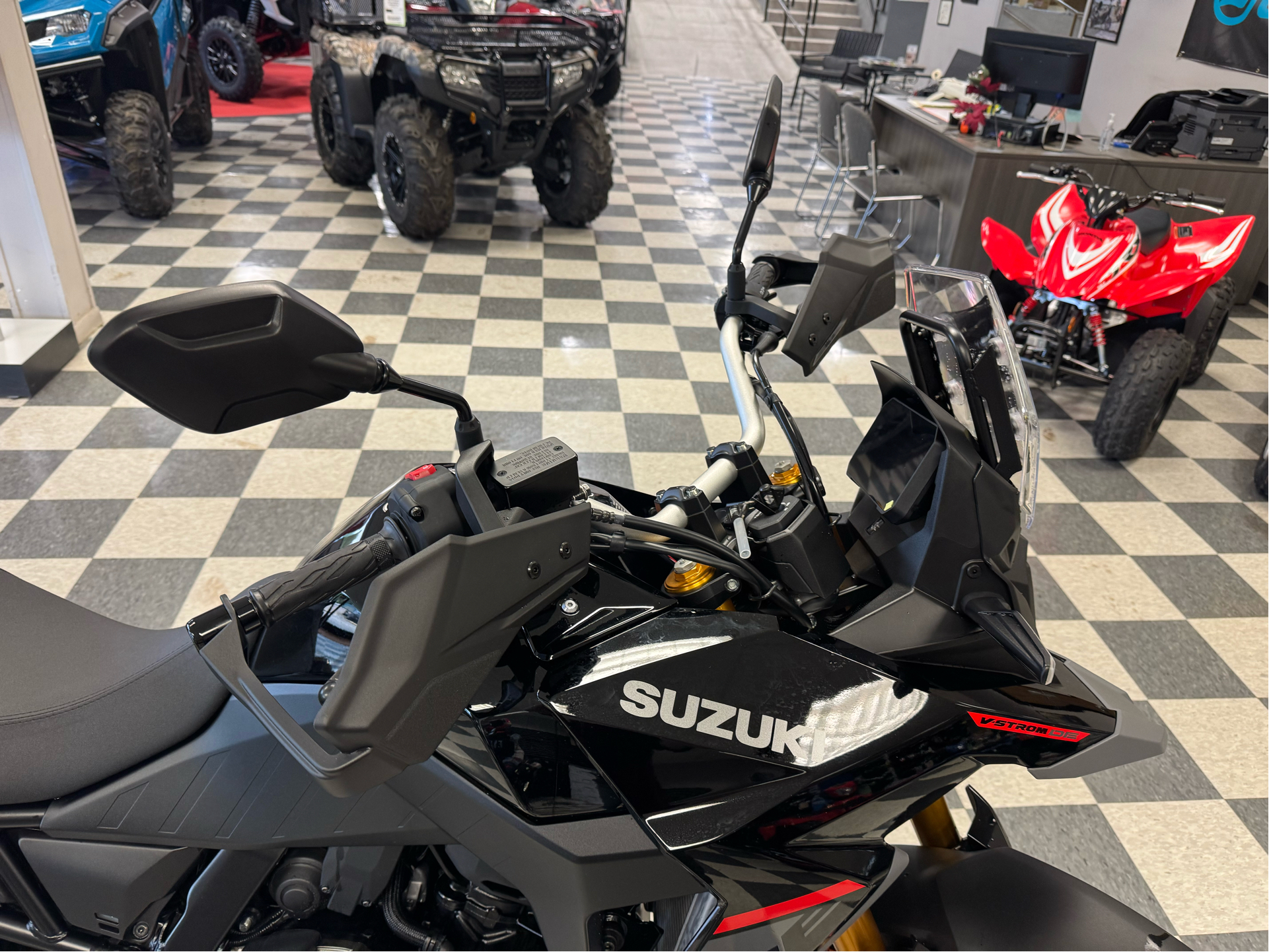 2025 Suzuki V-Strom 800DE 6