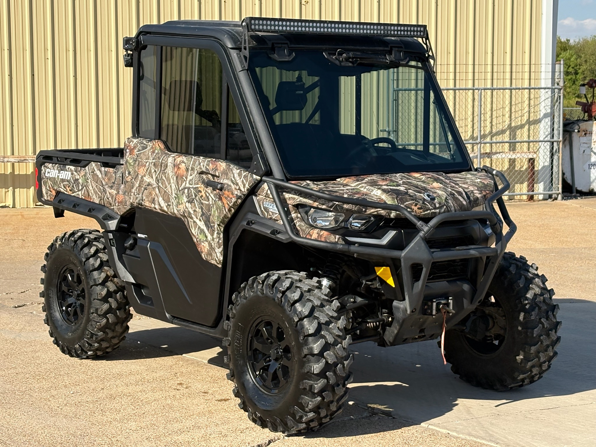2025 Can-Am™ Defender Limited 1