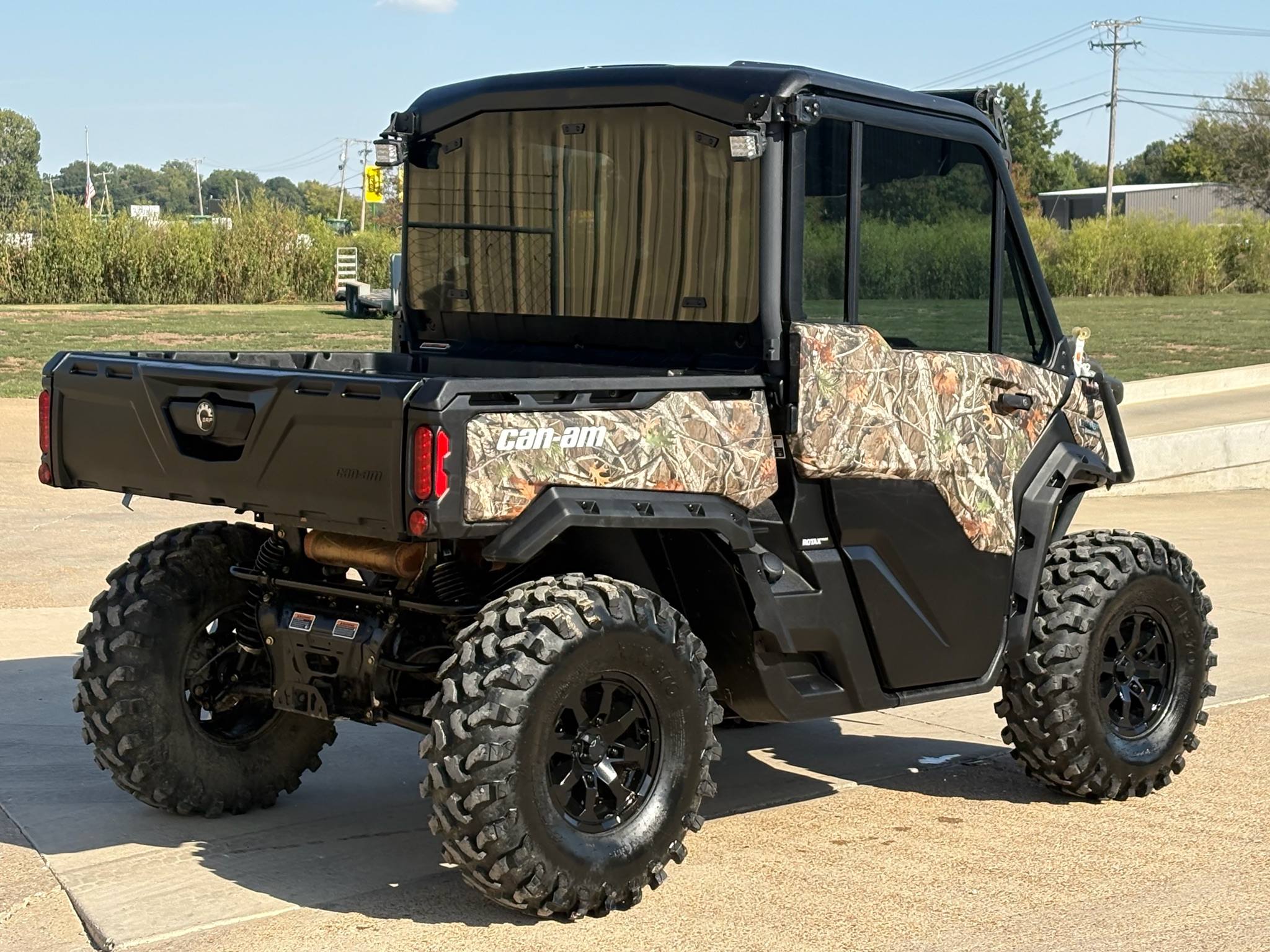2025 Can-Am™ Defender Limited 4
