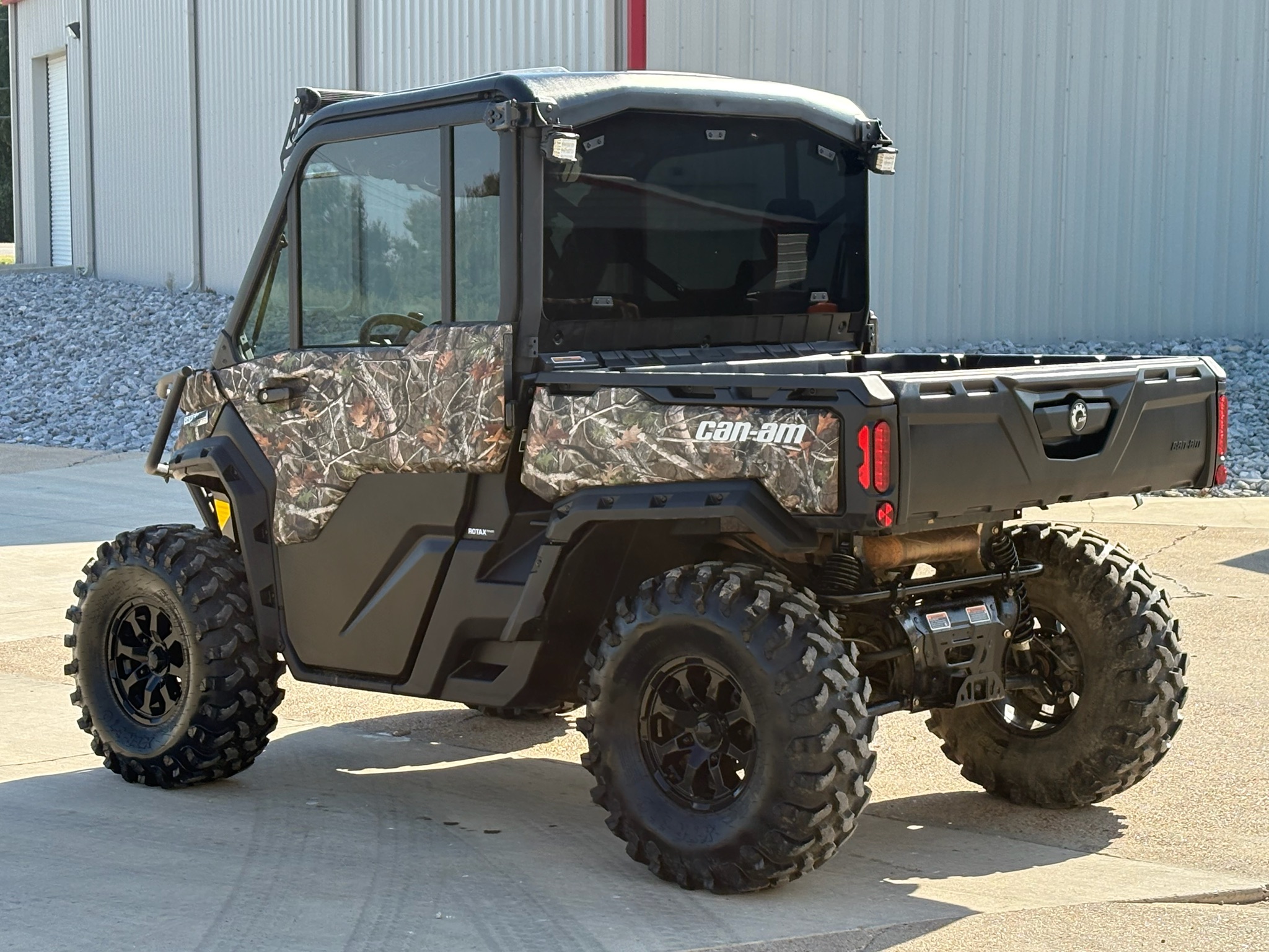 2025 Can-Am™ Defender Limited 6
