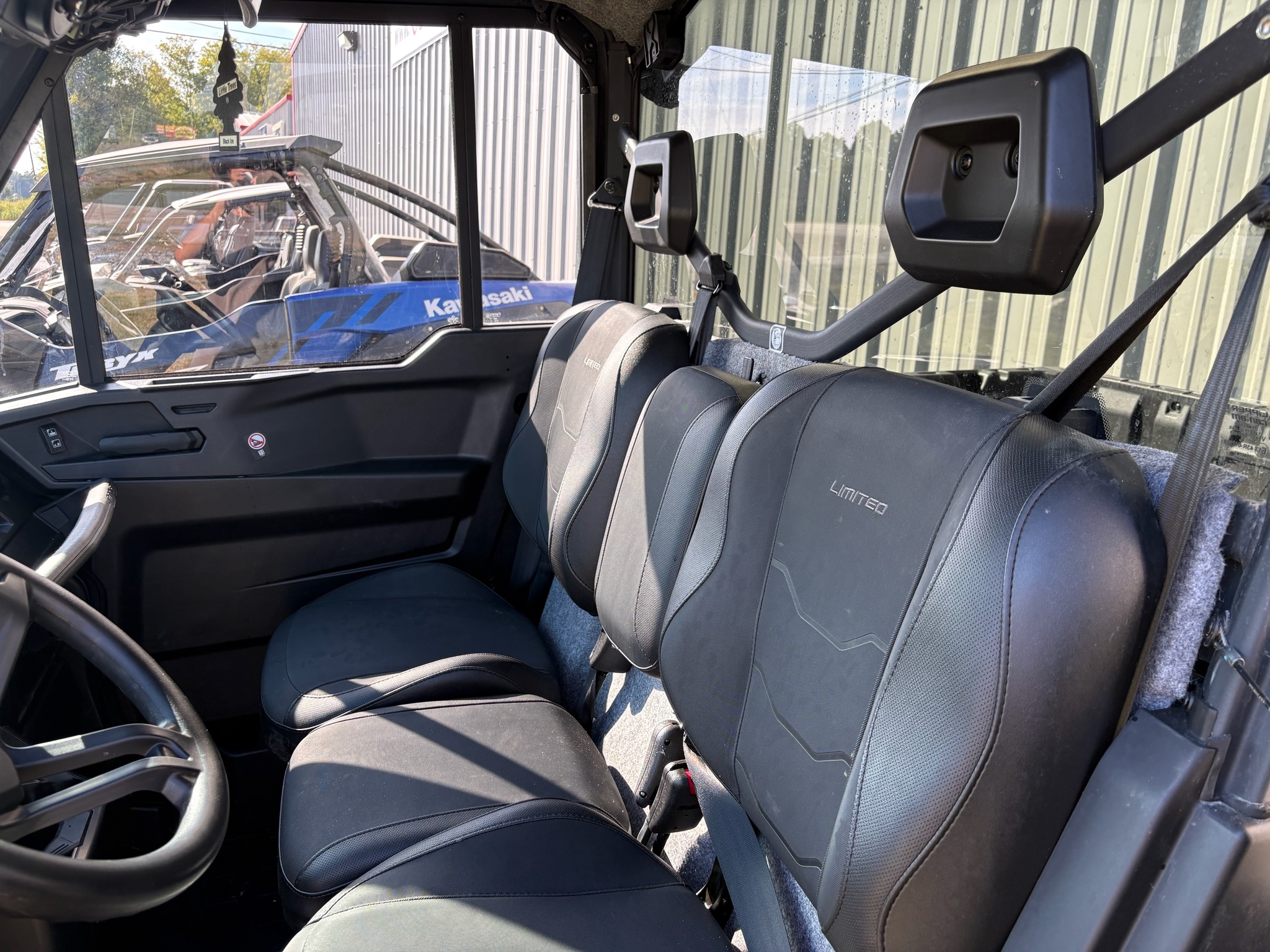 2025 Can-Am™ Defender Limited 9