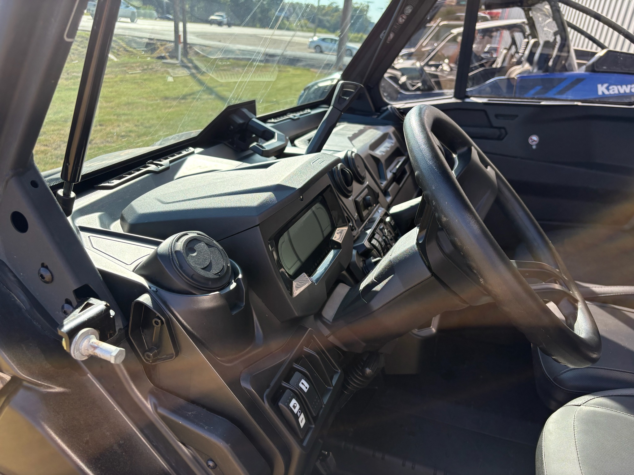 2025 Can-Am™ Defender Limited 11