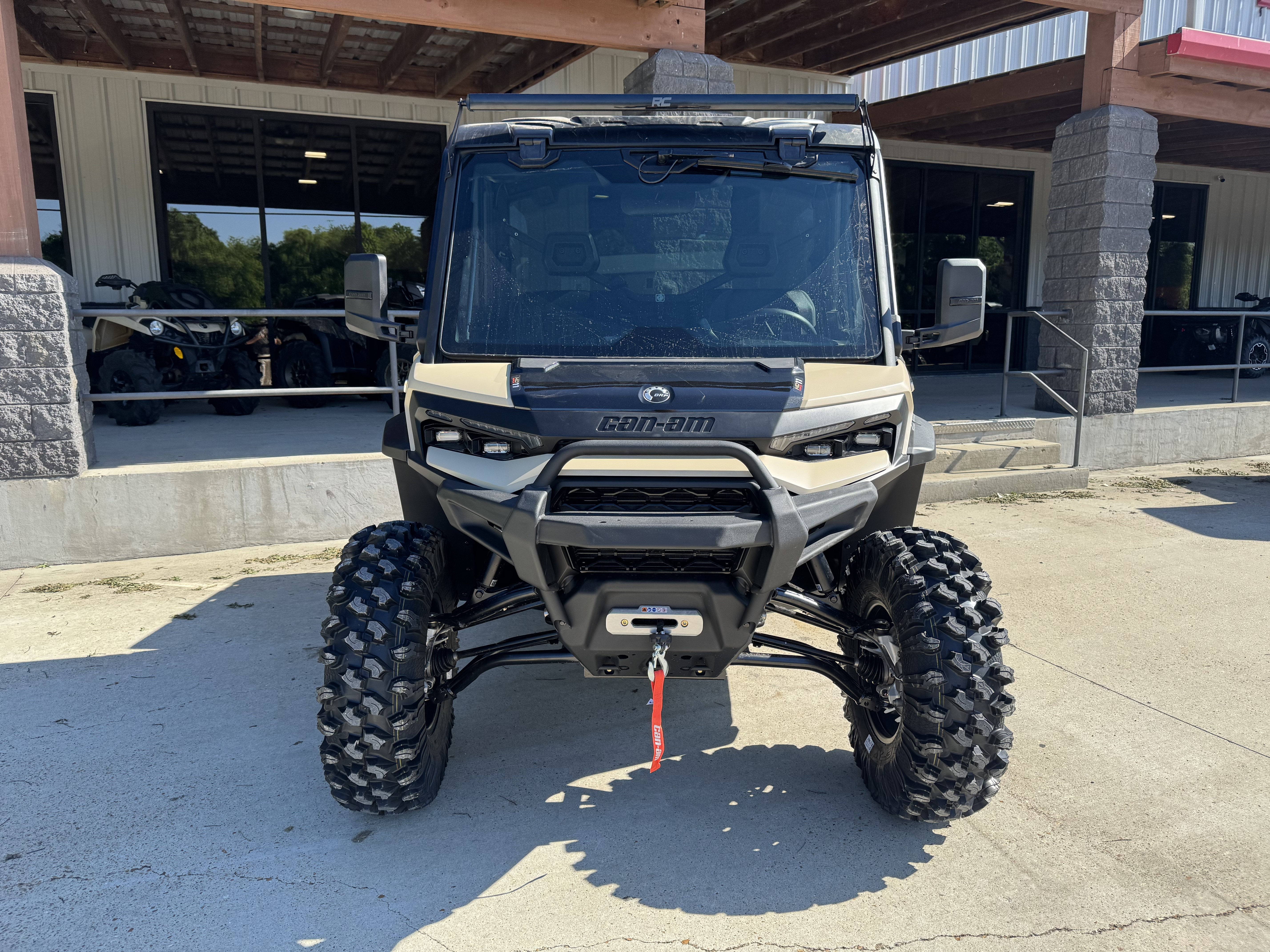 New 2026 Can-Am Defender Limited HD11 Desert Tan / Carbon Black