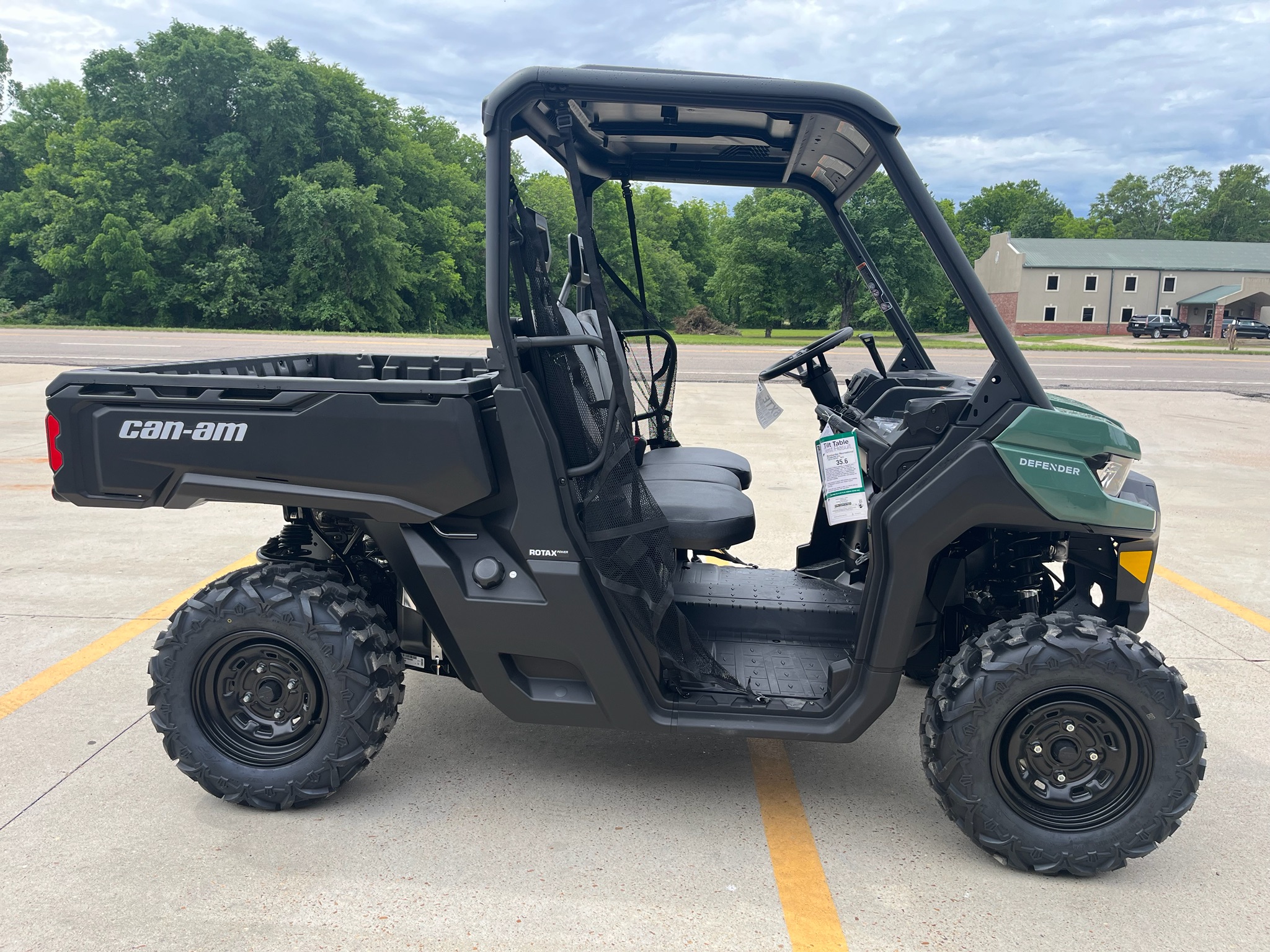 2026 Can-Am™ Defender HD7 4