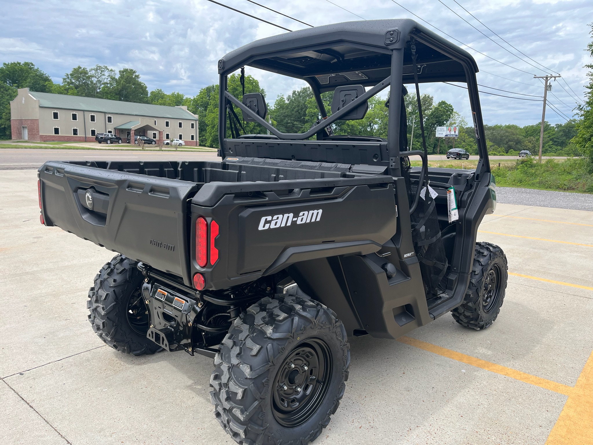 2026 Can-Am™ Defender HD7 6