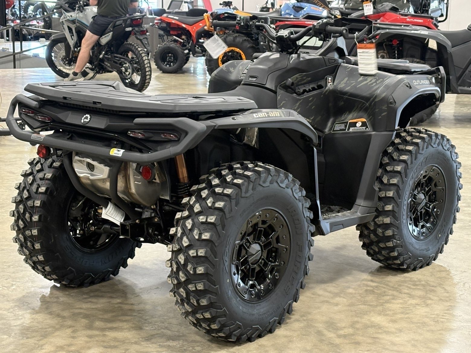 2027 Can-Am™ Outlander Backcountry 1000R 5