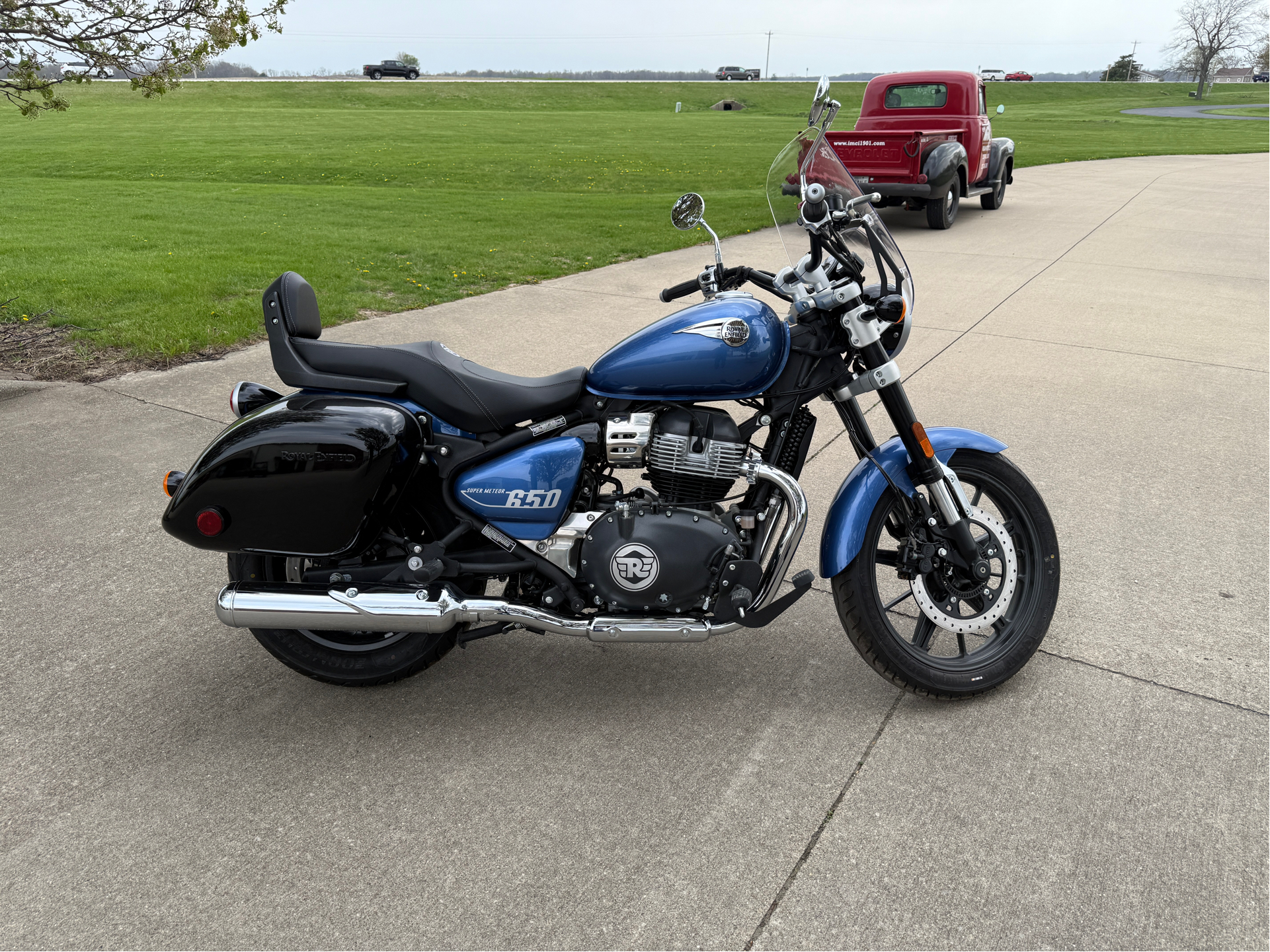 Enfield Meteor Royal Enfield 650 Cruiser Price Enfield Meteor 650