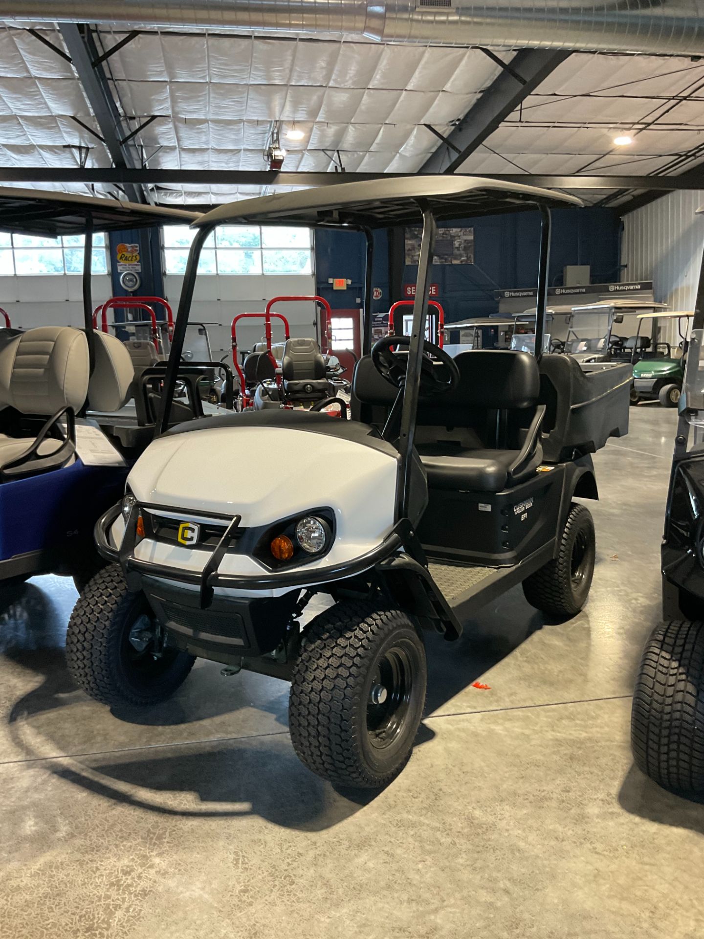 2025 Cushman Hauler photo 4