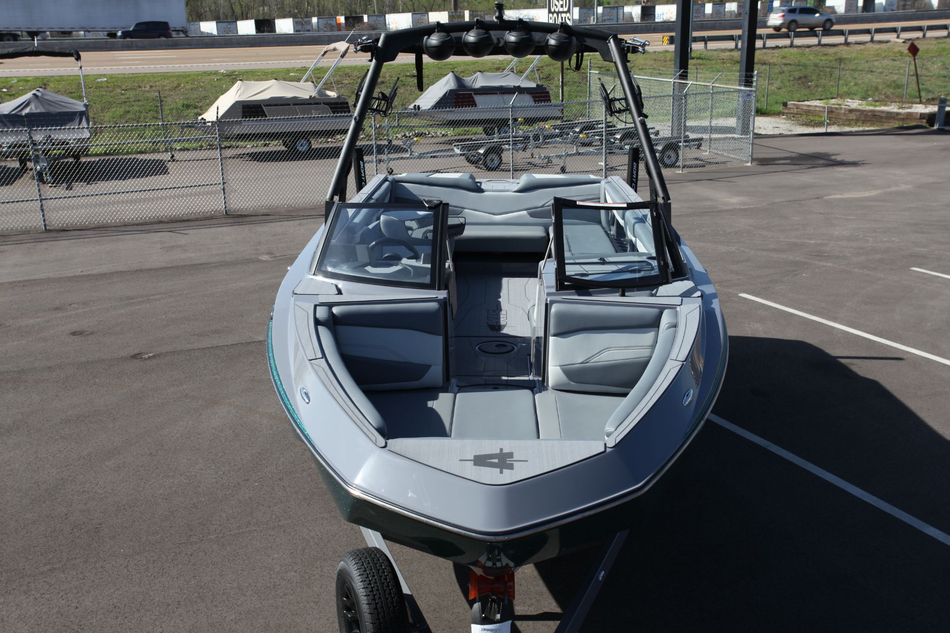 ダイワ　SEAPOWER 50-310 Mini Boat 20-240 2024 Axis T250 Power Boats Inboard Memphis Tennessee BAX2409