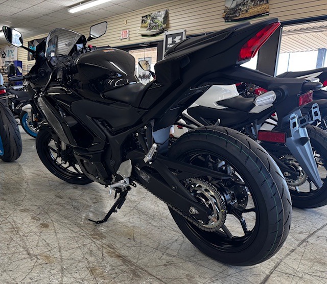 2026 Yamaha YZF-R3 4