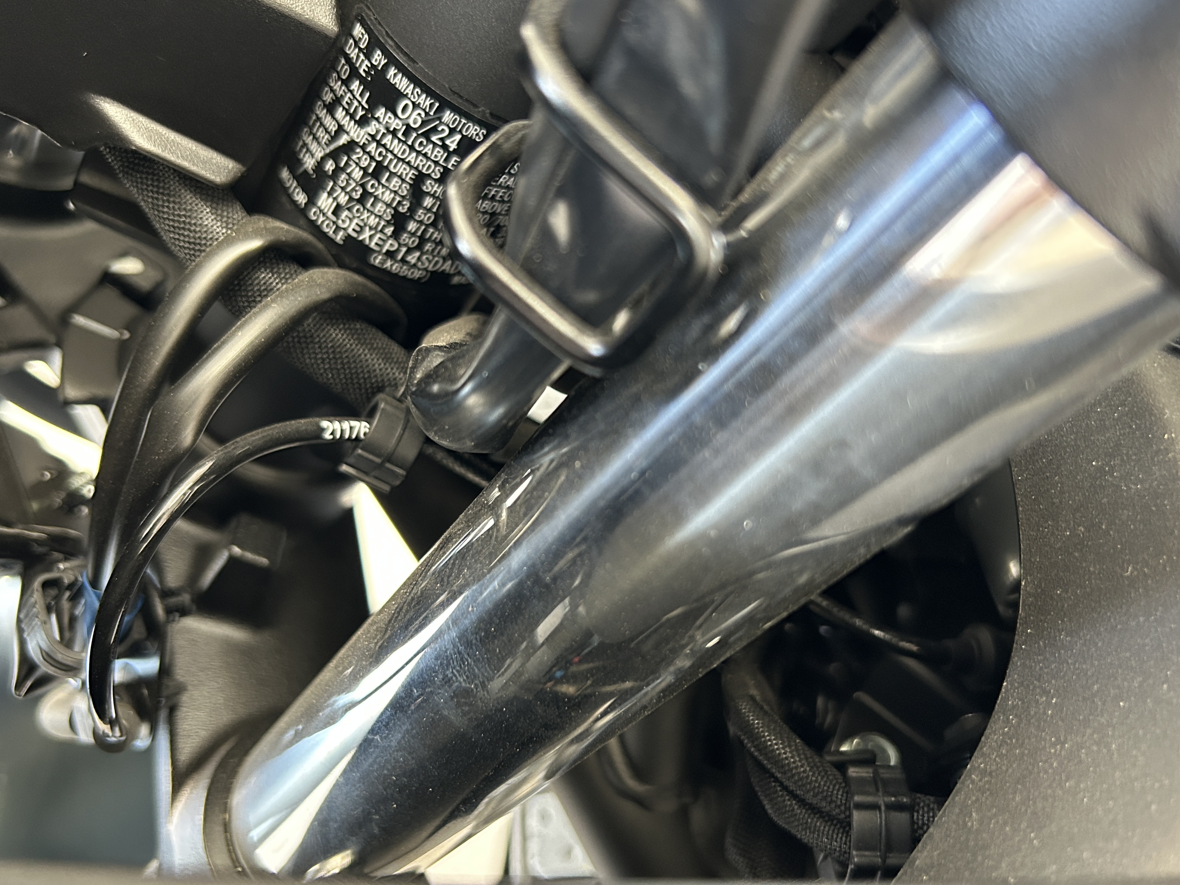2025 Kawasaki Ninja® 650 ABS 4