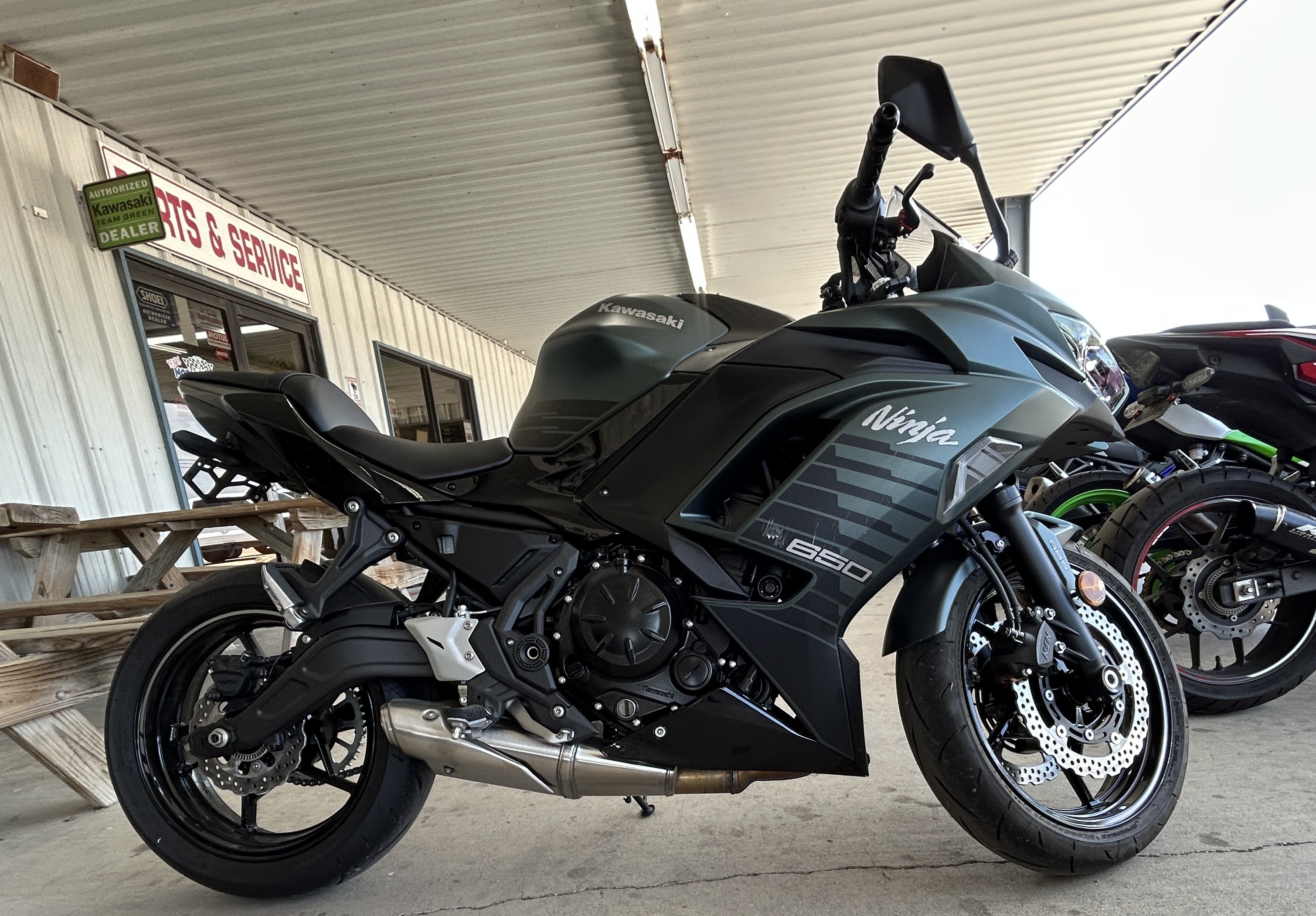 2025 Kawasaki Ninja® 650 ABS 3