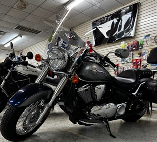 2025 Kawasaki Vulcan® 900 Classic LT 1