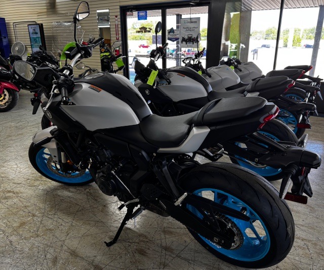 2025 Yamaha MT-07 6