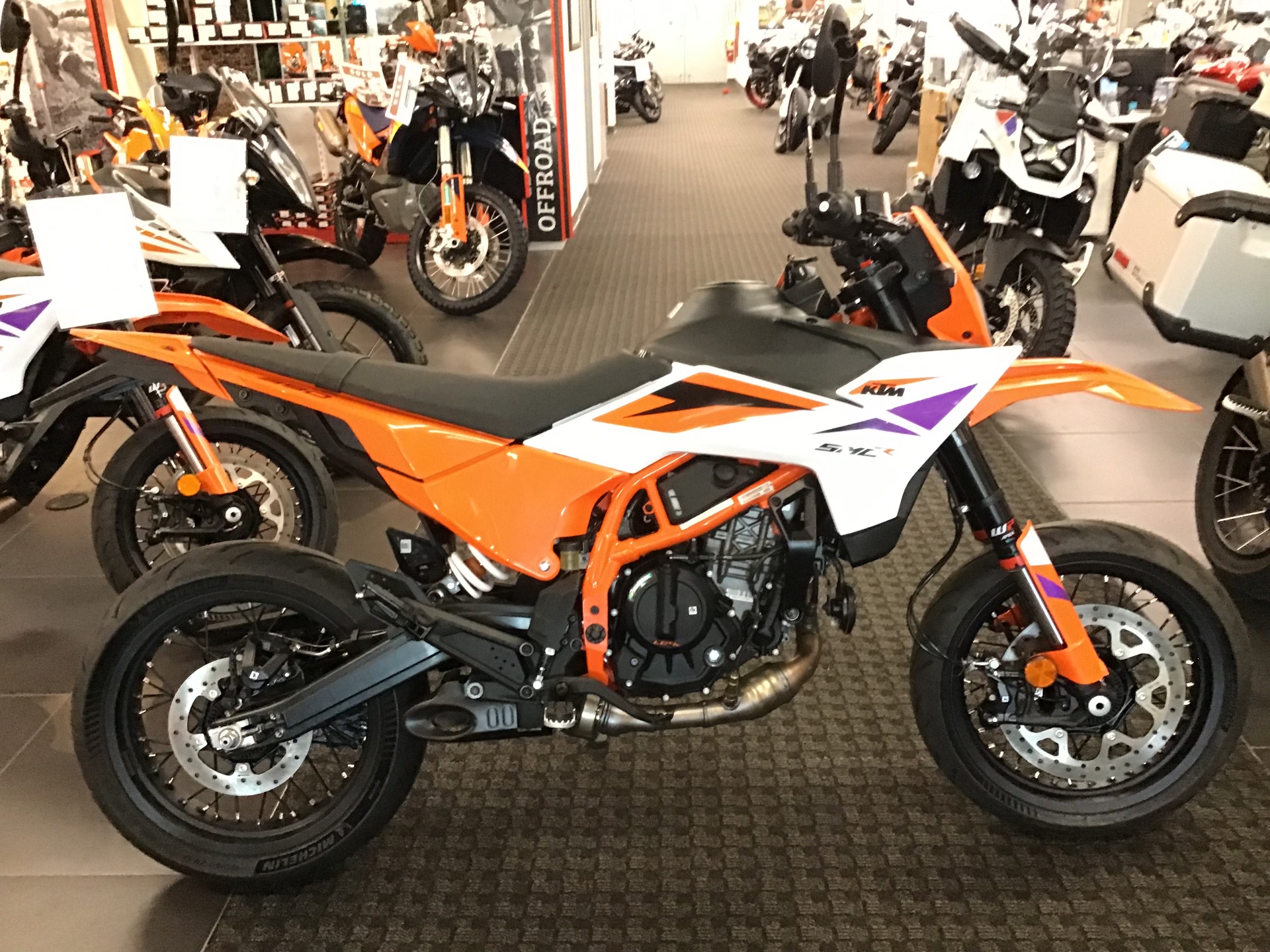 2026 390 SMC R