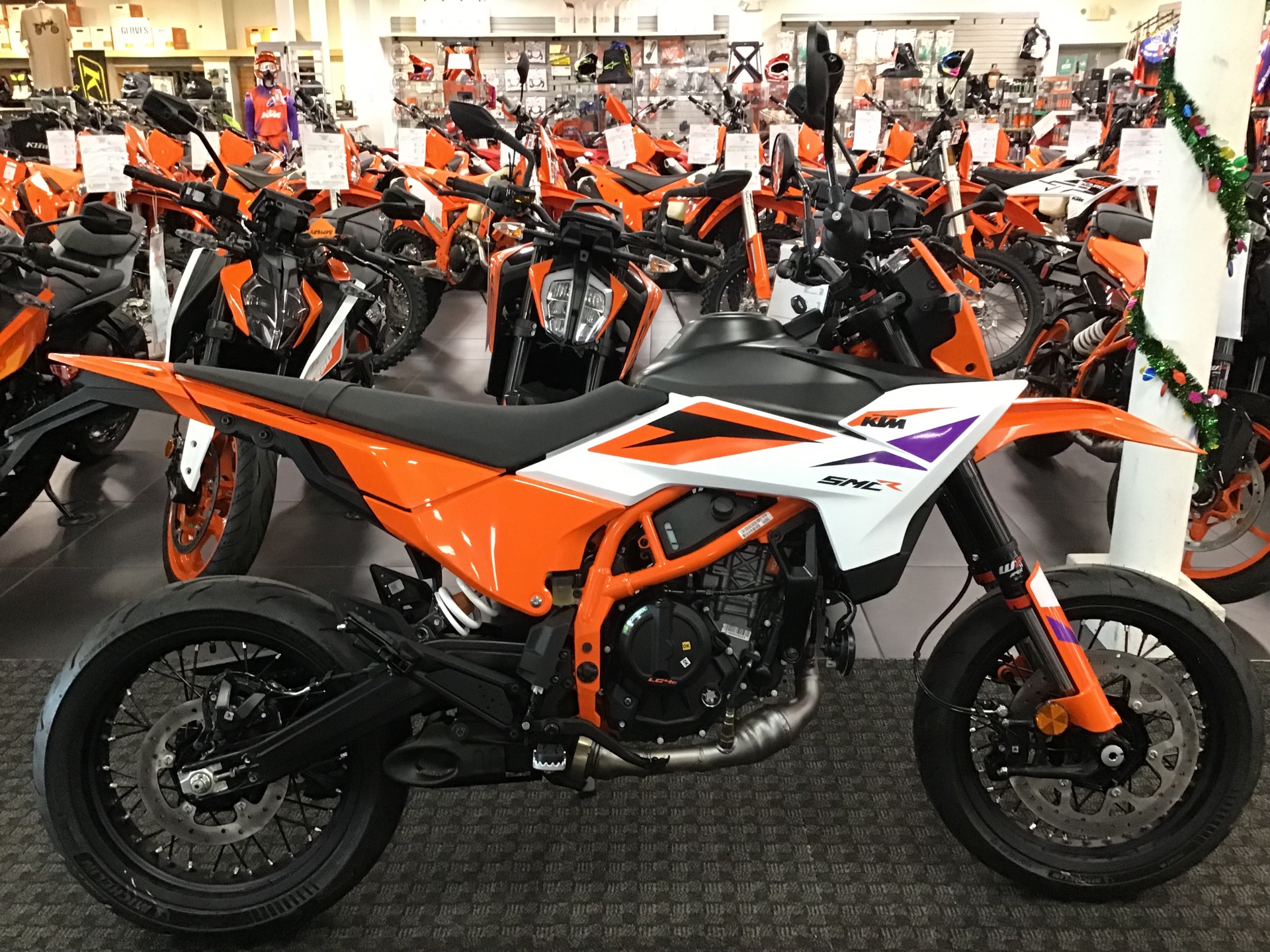 2026 390 SMC R