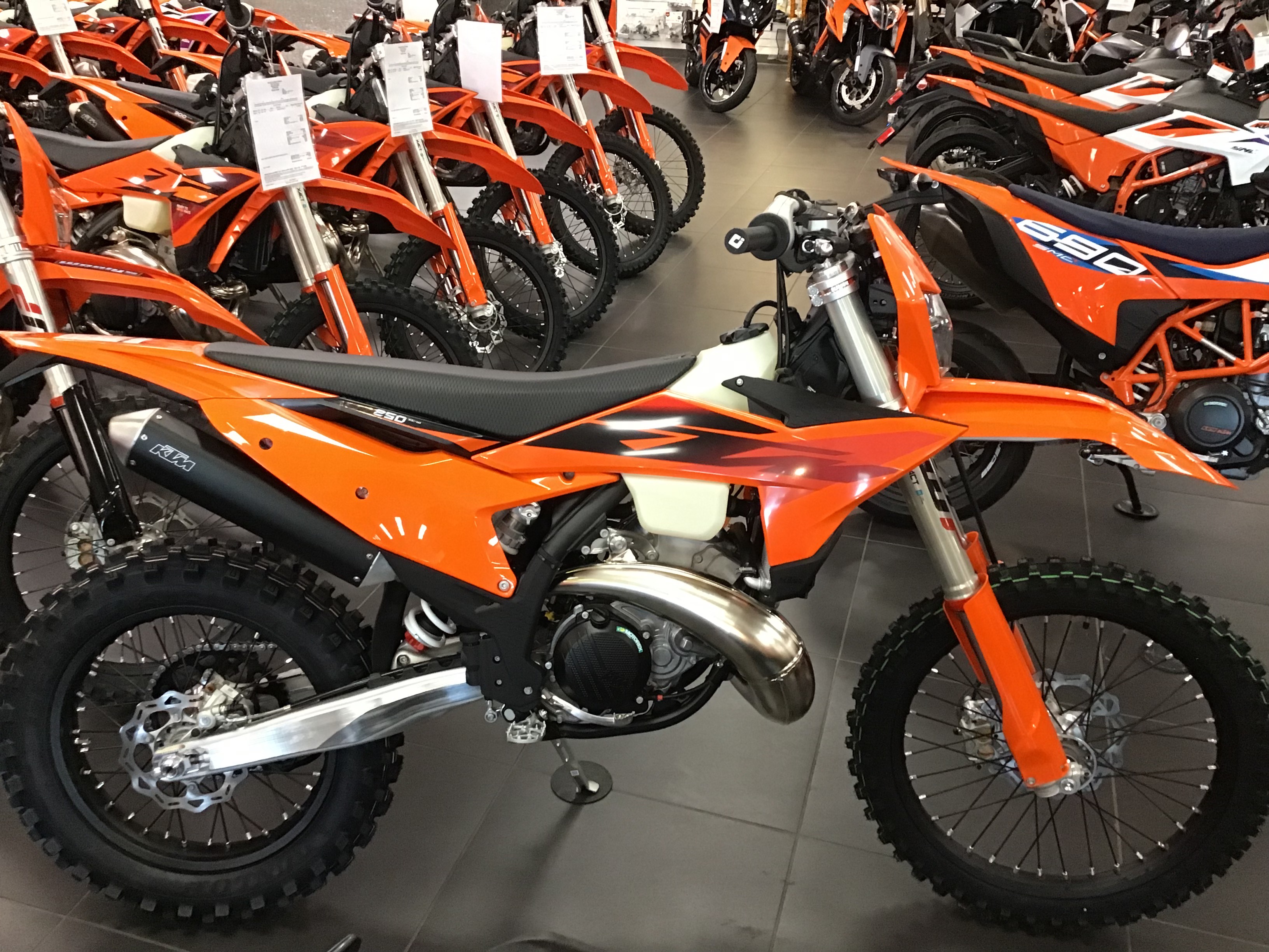 2027 250 XC-W