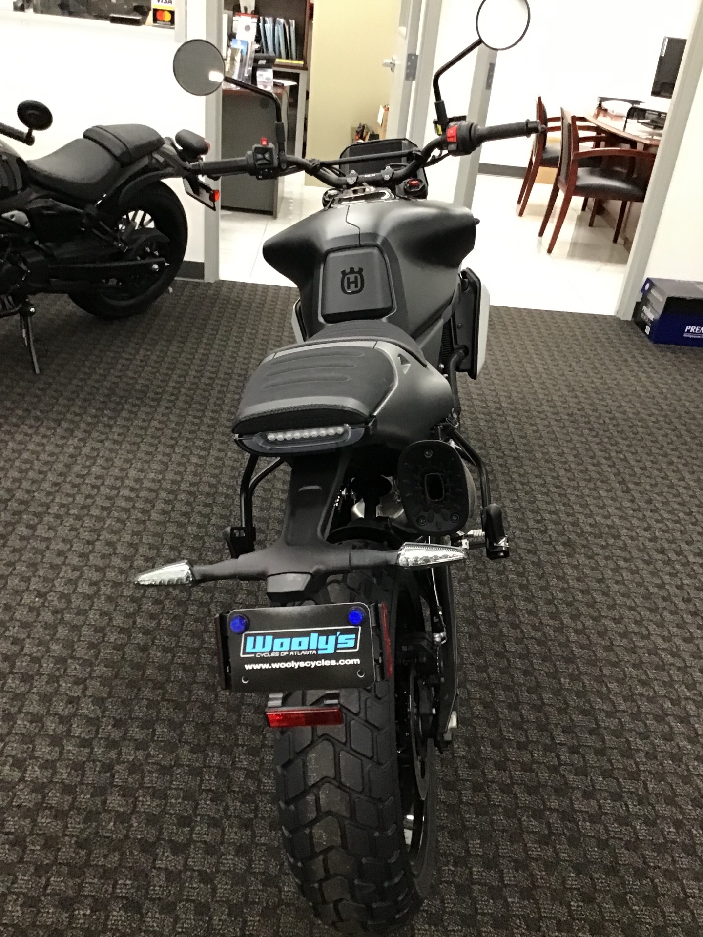 ヴァイス　マンダリン・ノーブル カナメ　SP New 2025 Husqvarna Svartpilen 801, Marietta GA | Specs, Price