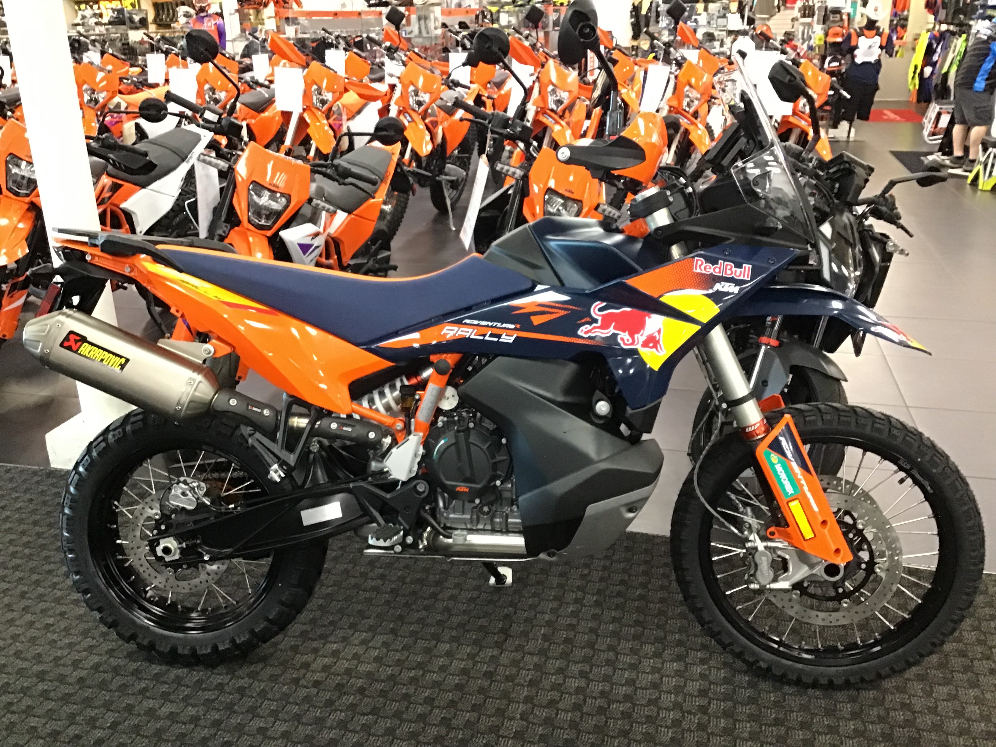 2027 890 Adventure R Rally
