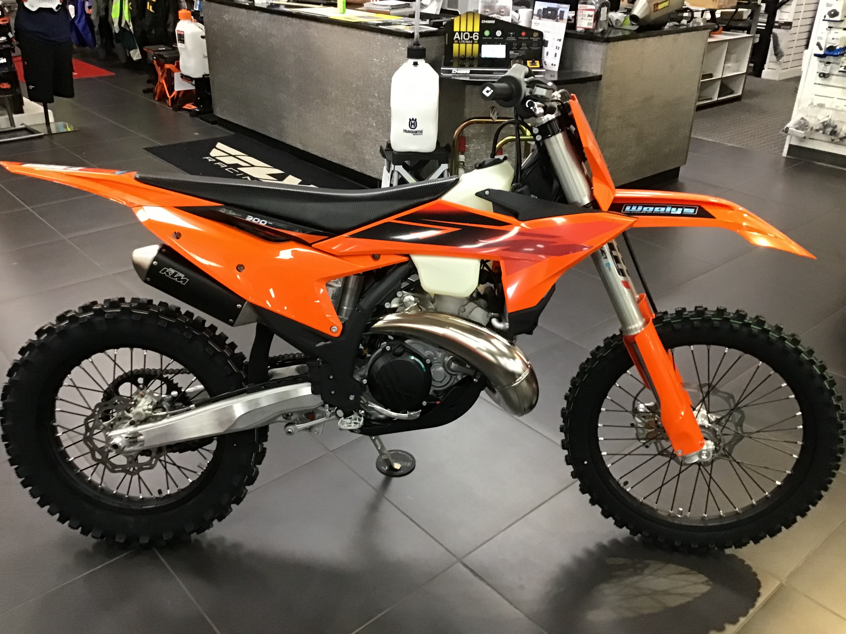 2027 300 XC