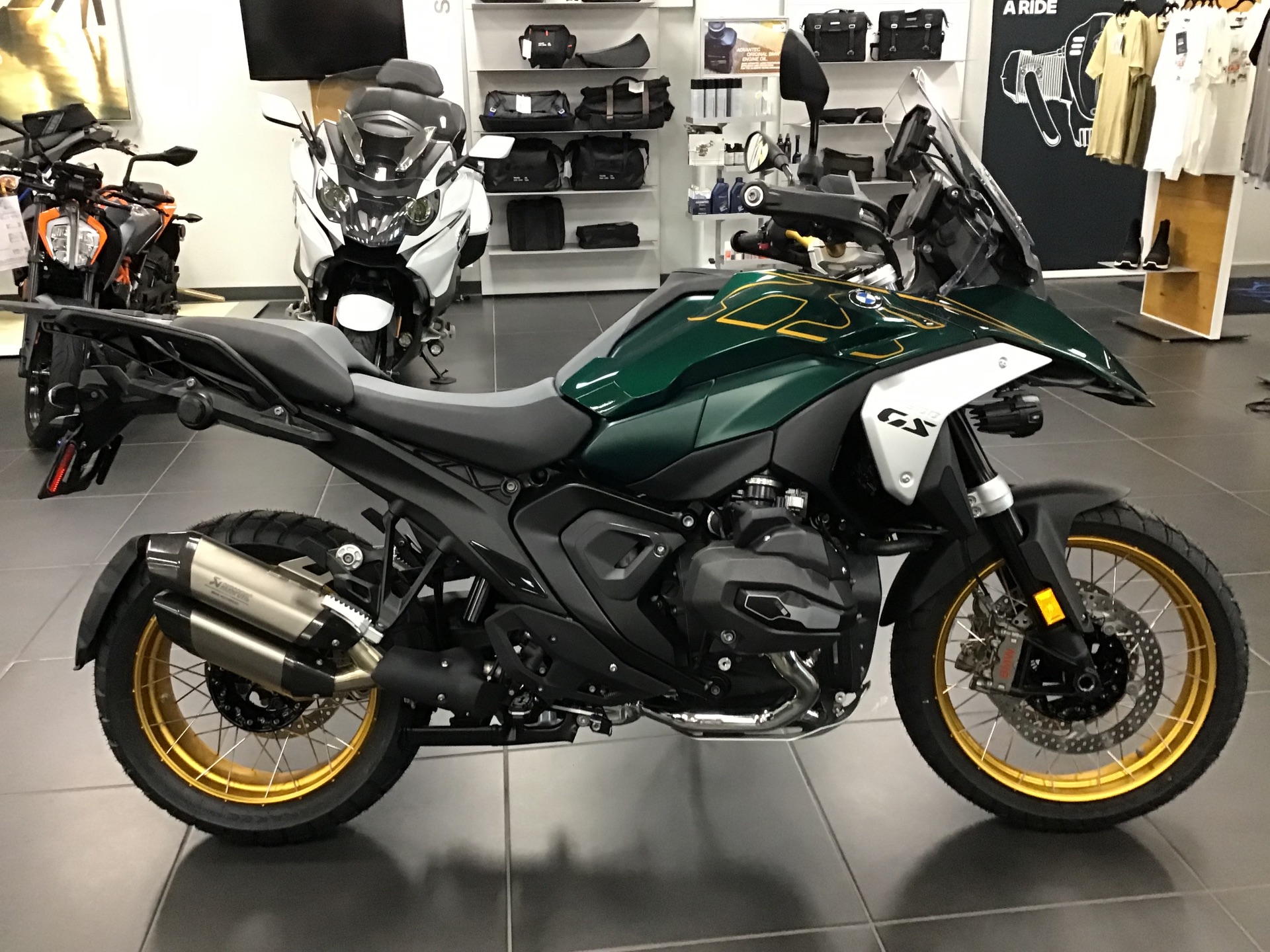 New 2025 BMW R 1300 GS, Marietta GA | Specs, Price, Photos | Style Option  719 - Aurelius Green Metallic 6L52677