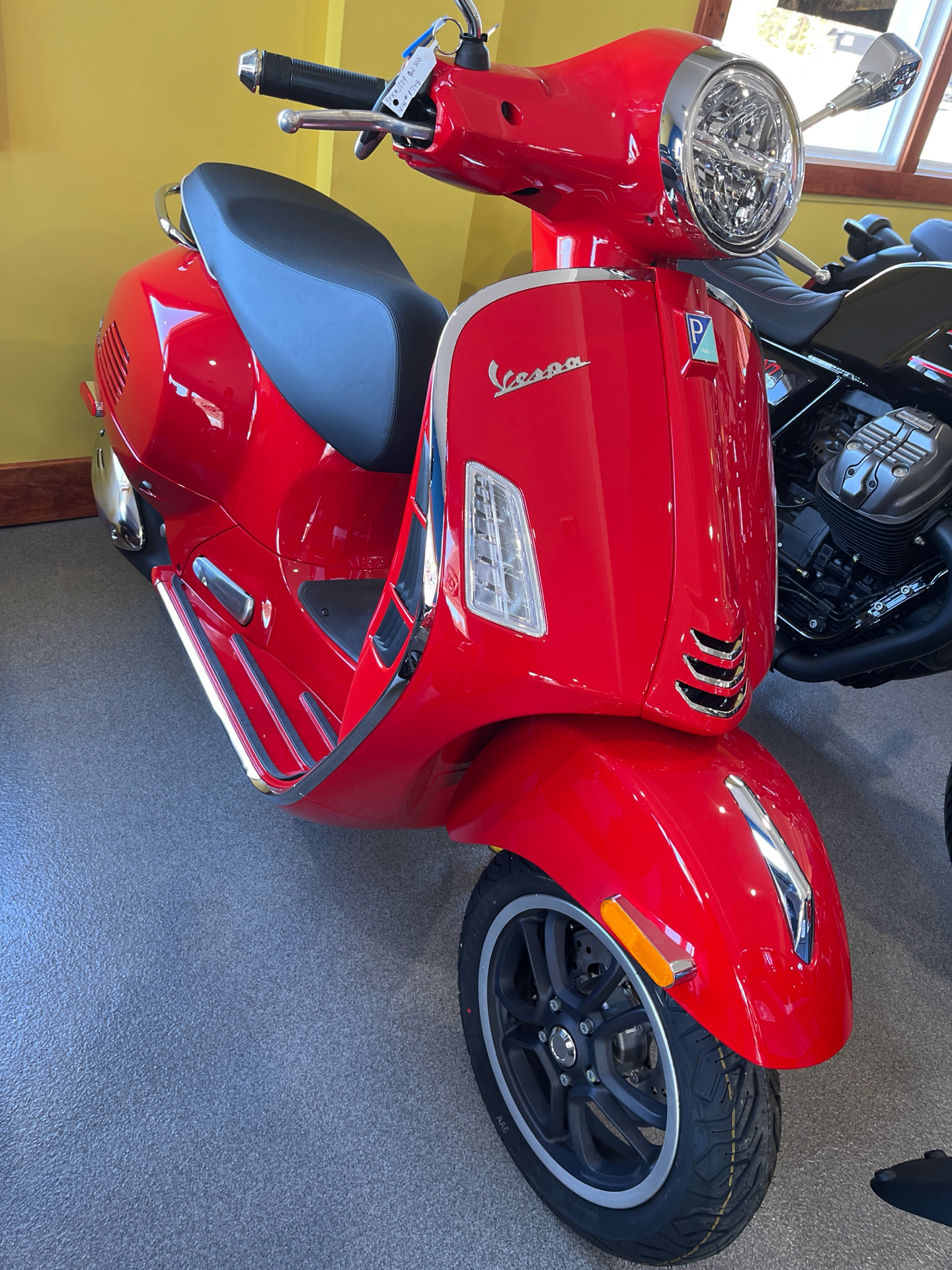 Vespa Primavera Vespa Gts 125 Rossa New 2025 Vespa GTS Super 300