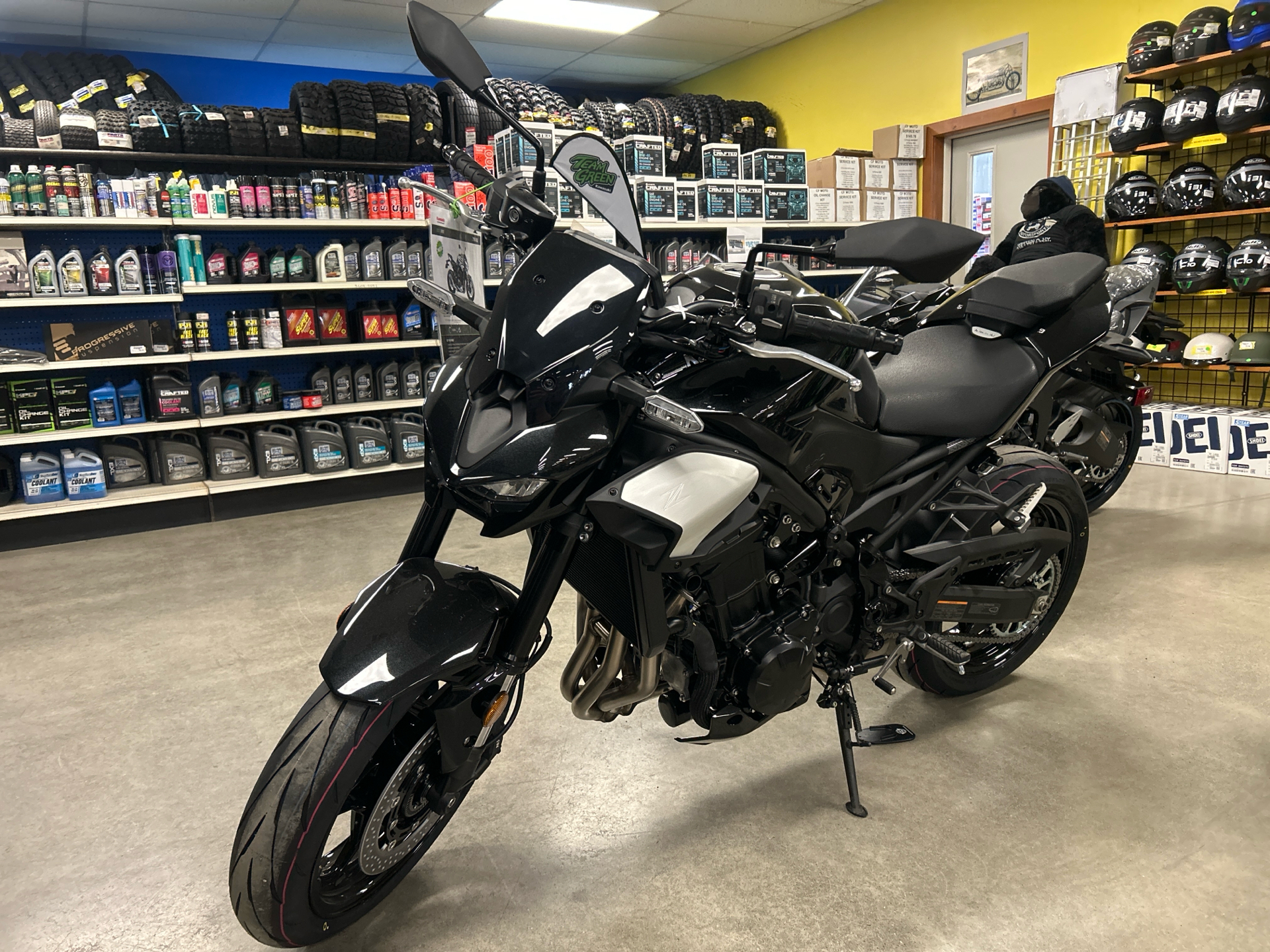 2025 Kawasaki Z900 ABS 1