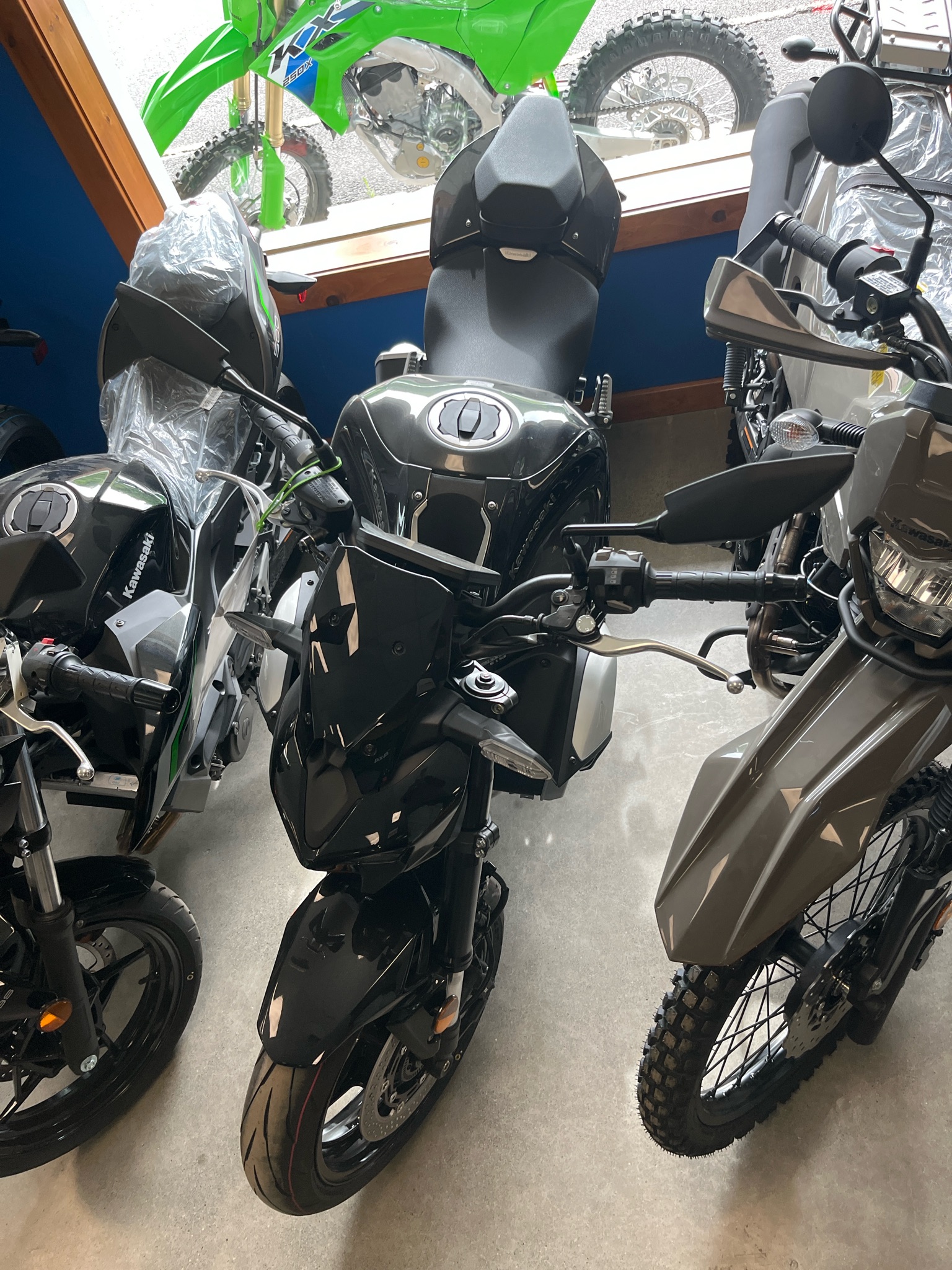 2025 Kawasaki Z900 ABS 4