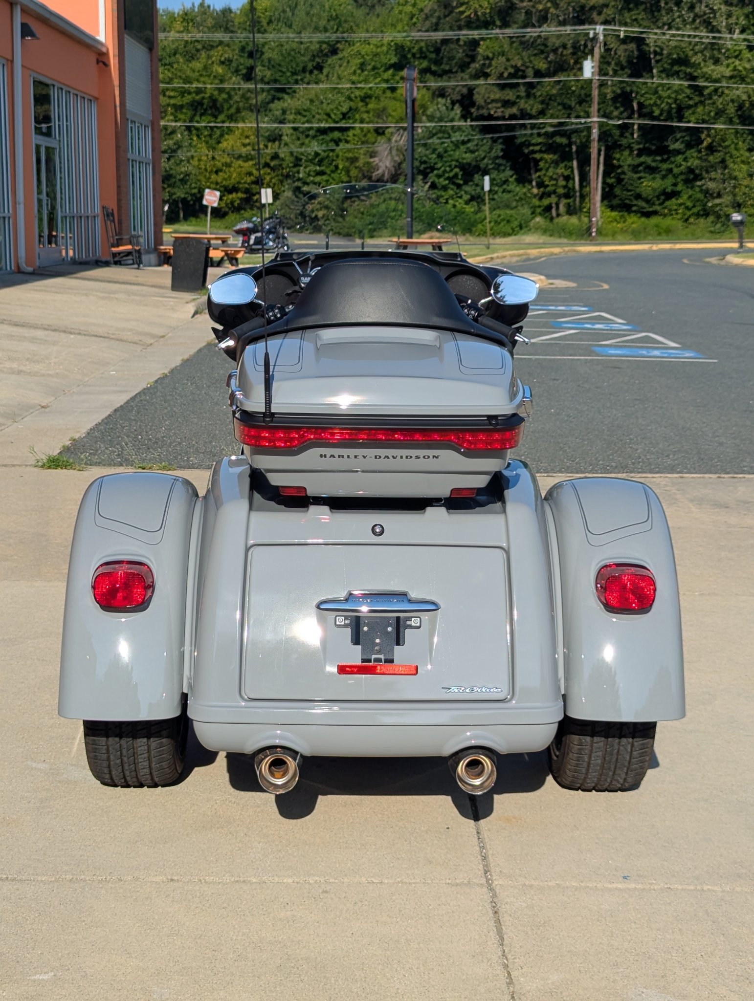 2025 Harley-Davidson Tri Glide® Ultra 8