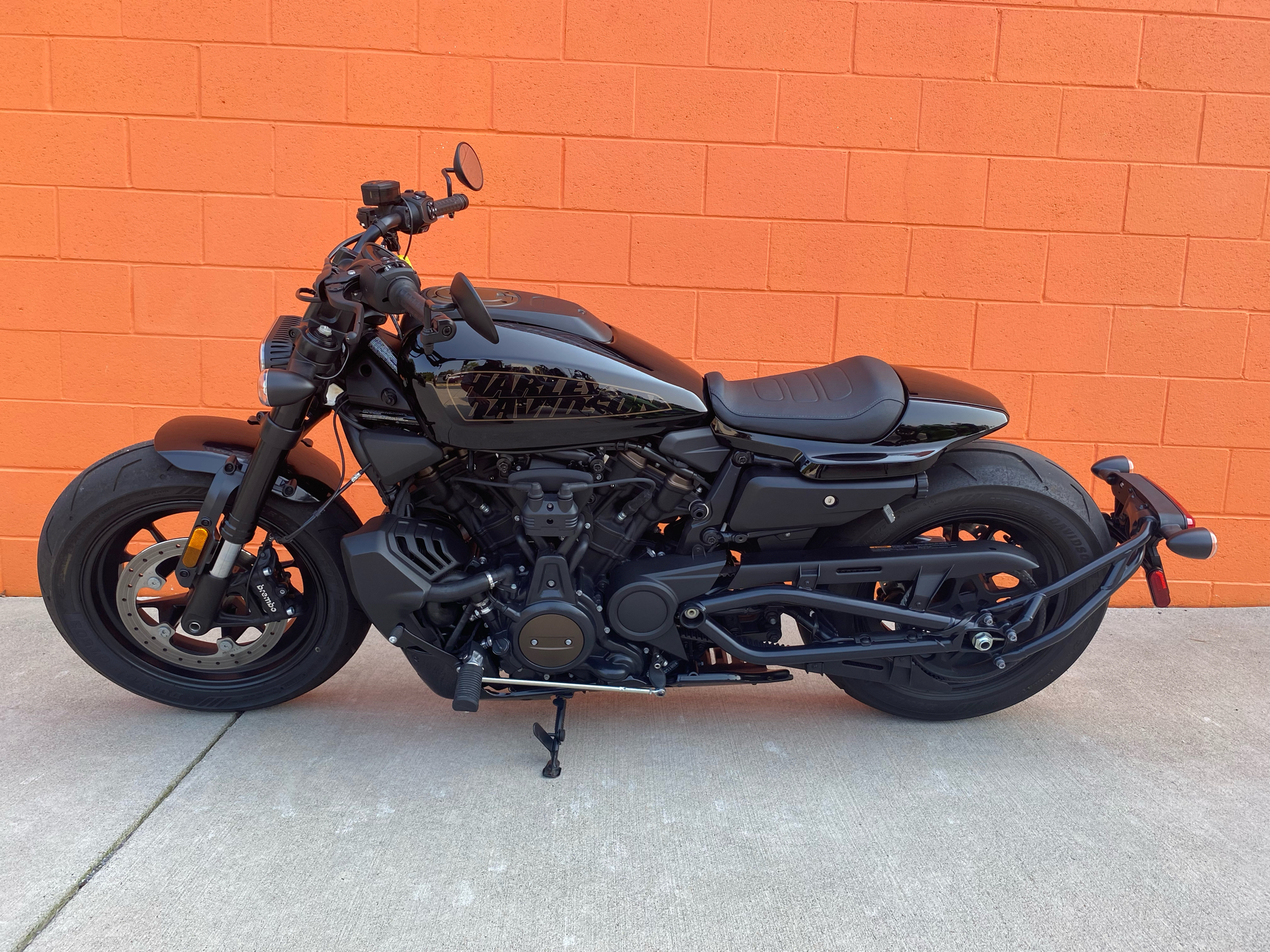 Motorcycles Harley Davidson Sportster 883 2021 Davidson Iron 883