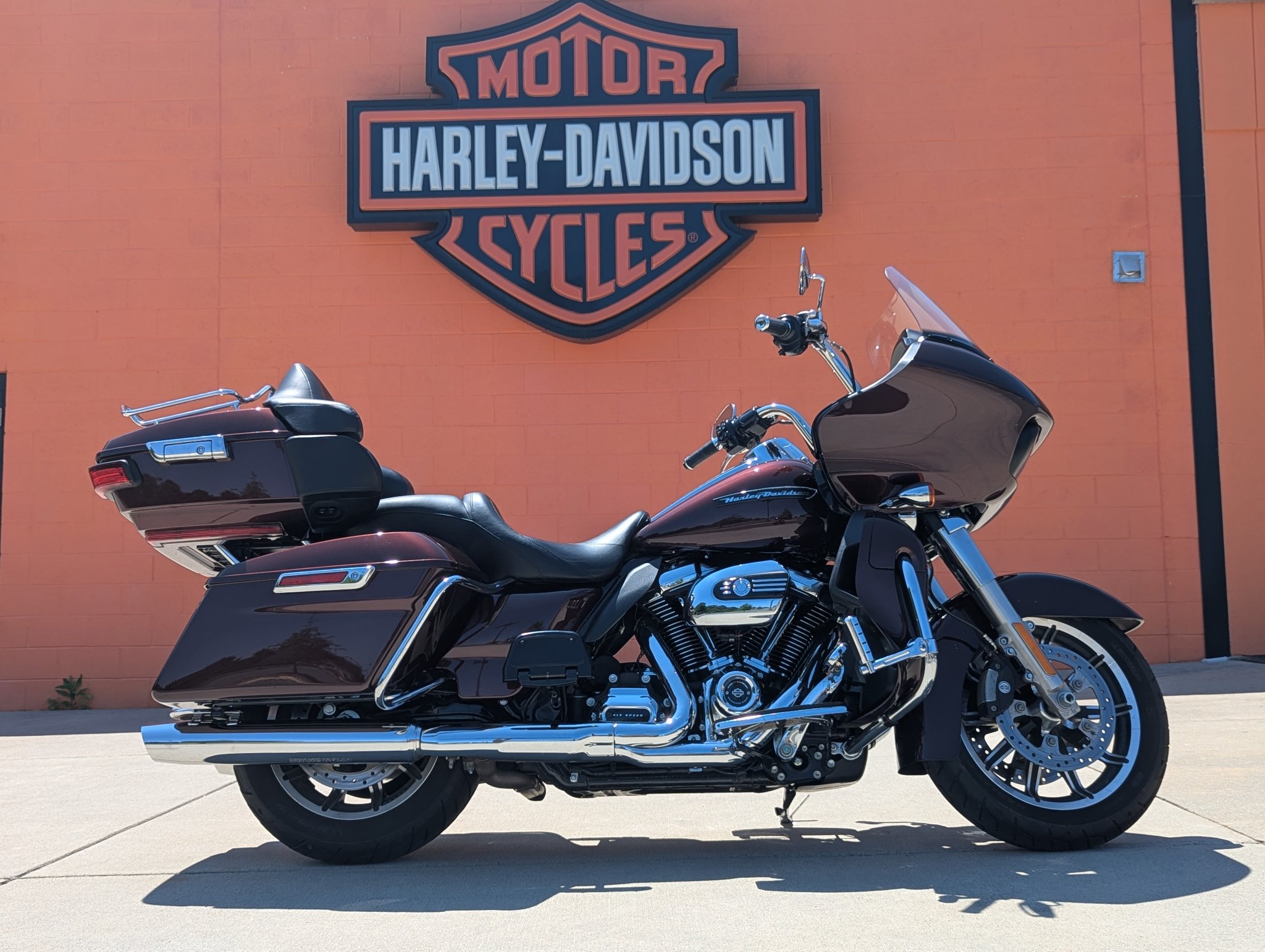 2019 Harley-Davidson Road Glide® Ultra 1