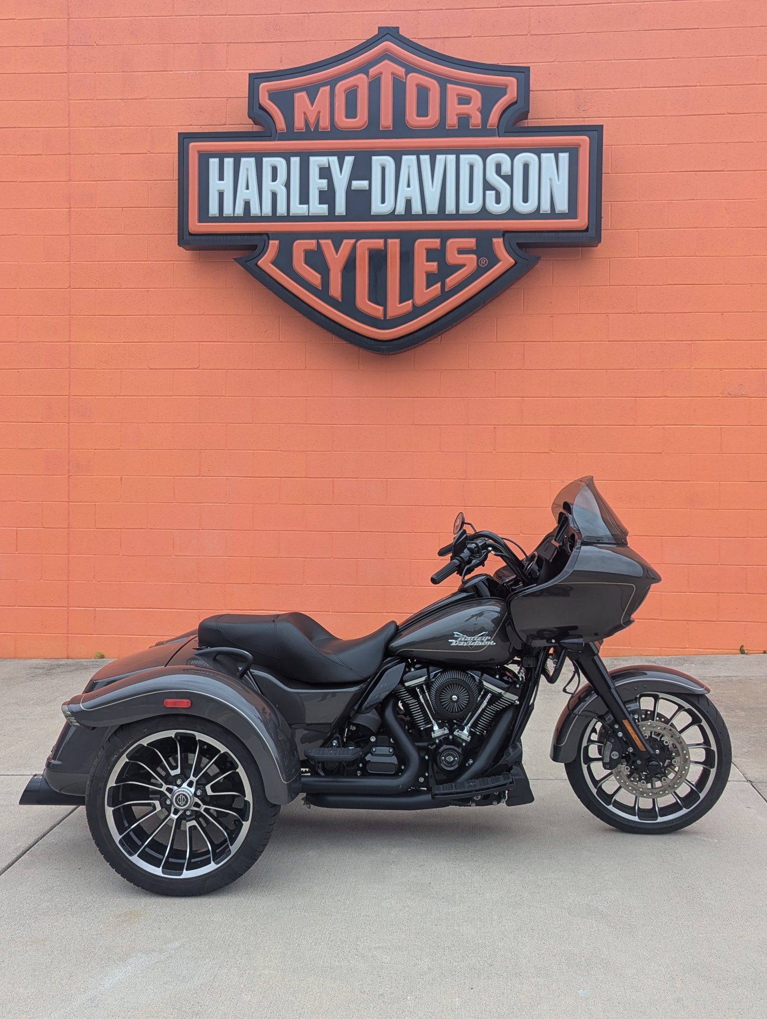 2023 Harley-Davidson Road Glide® 3 1