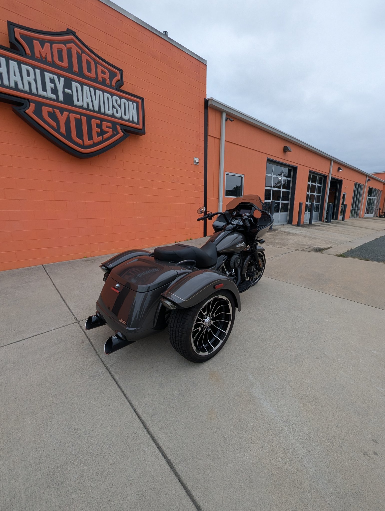 2023 Harley-Davidson Road Glide® 3 10