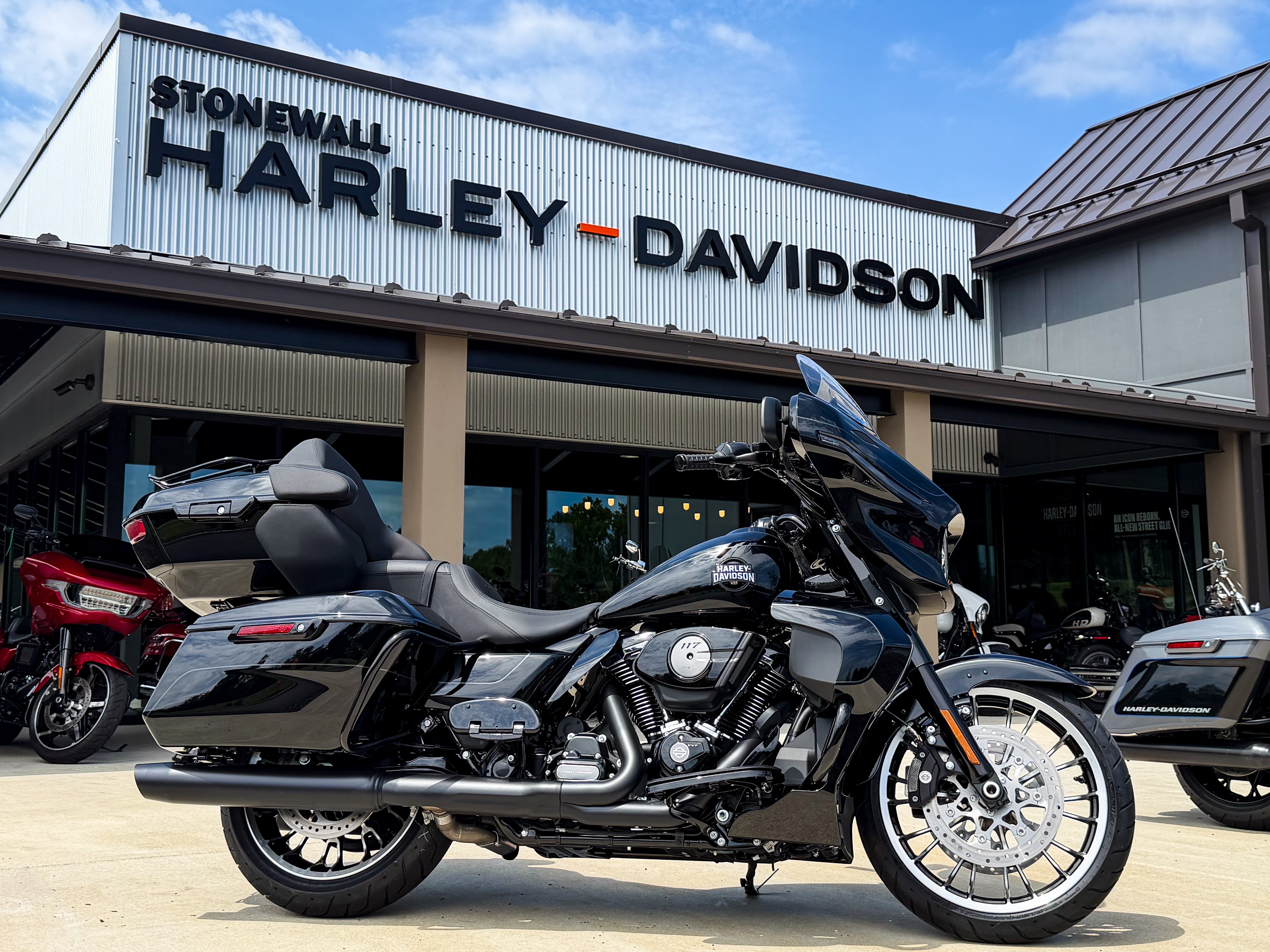 2026 Harley-Davidson Street Glide® Limited 1