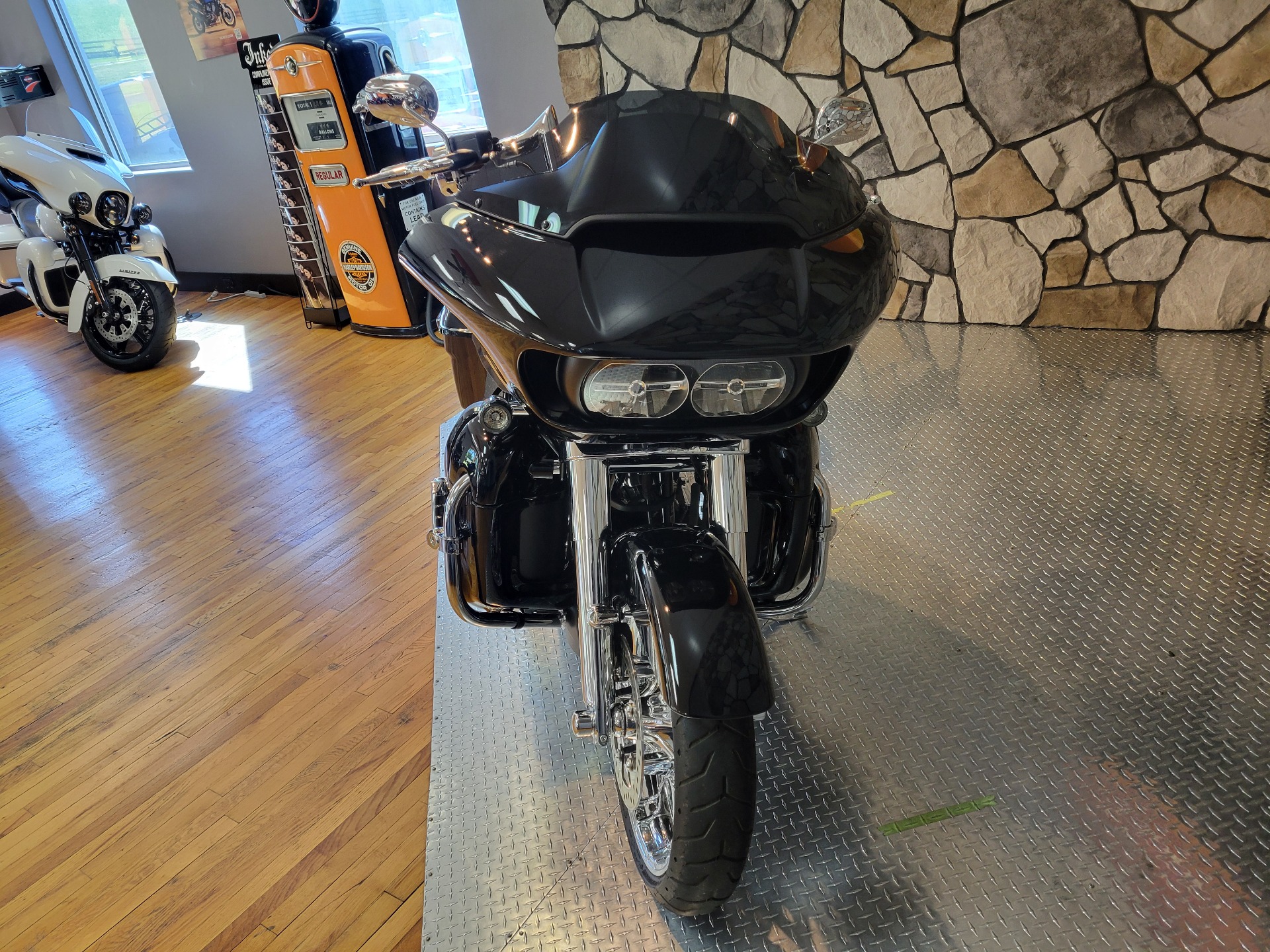 Used 2023 Harley-Davidson Road Glide® Special Vivid Black
