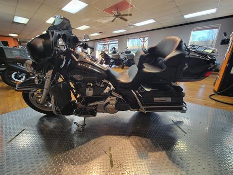 Used 2008 Harley-Davidson FLHTCU 