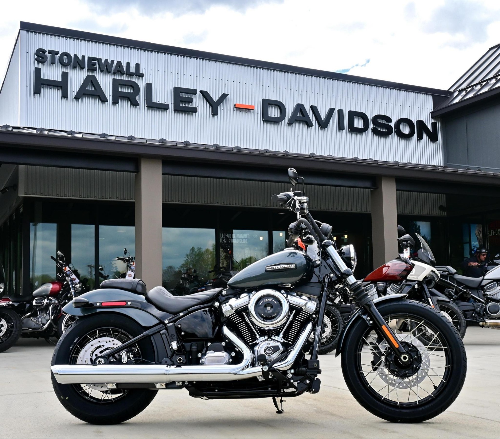 New 2025 Harley-Davidson Street Bob® Iron Horse Metallic