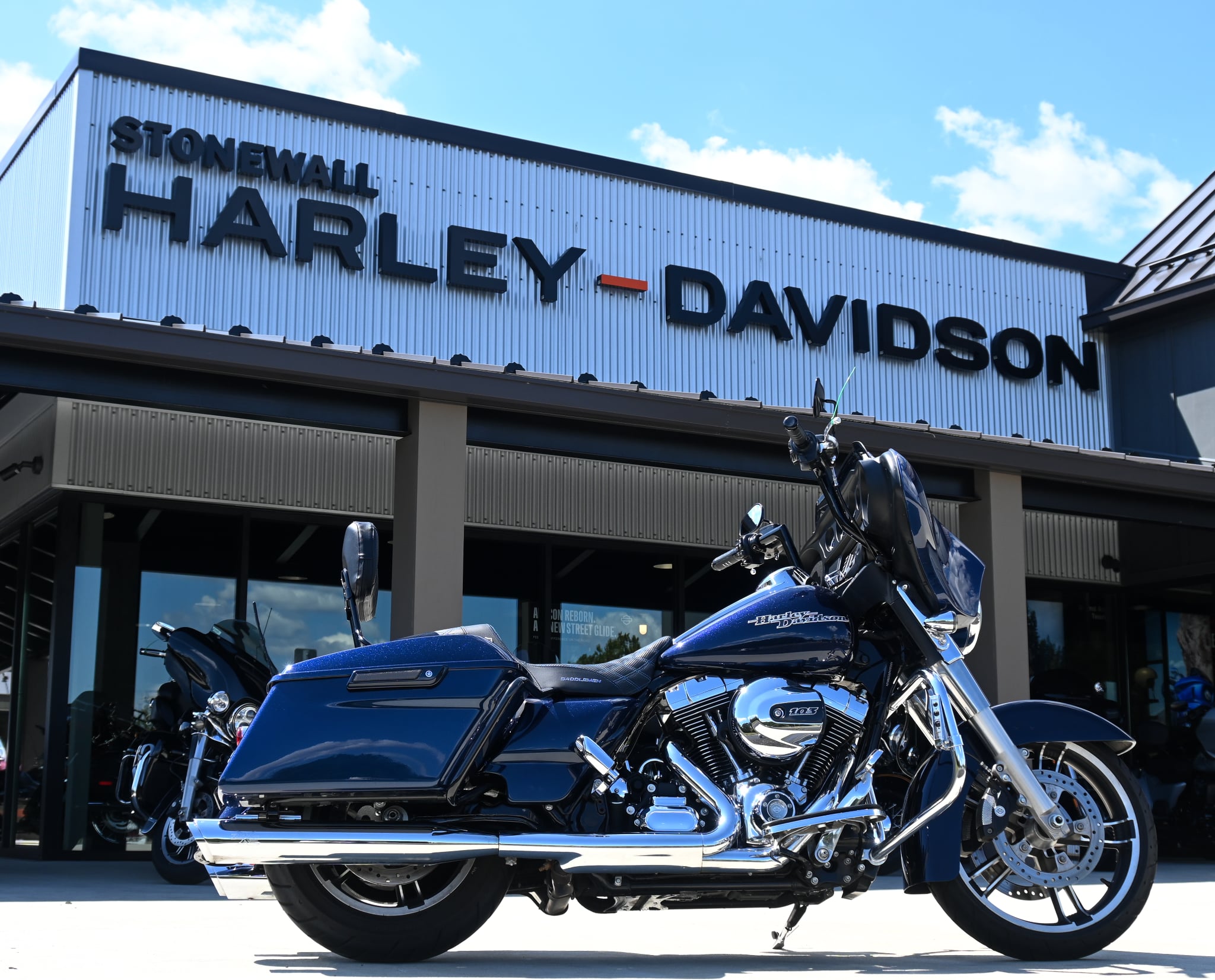 Motorcycle Big Blue Pearl Street Glide Used 2014 Harley-Davidson