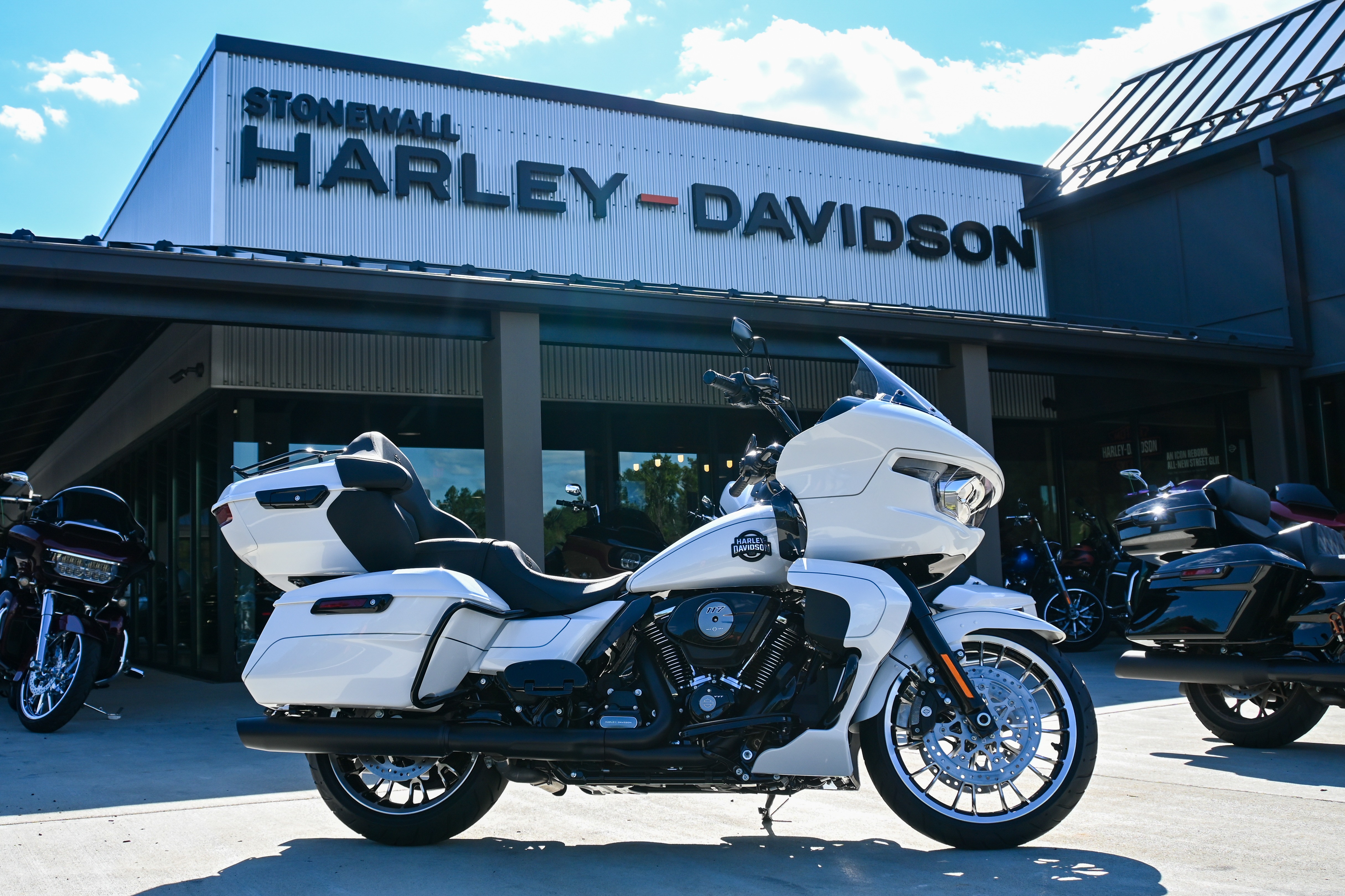 2026 Harley-Davidson Road Glide® Limited 1