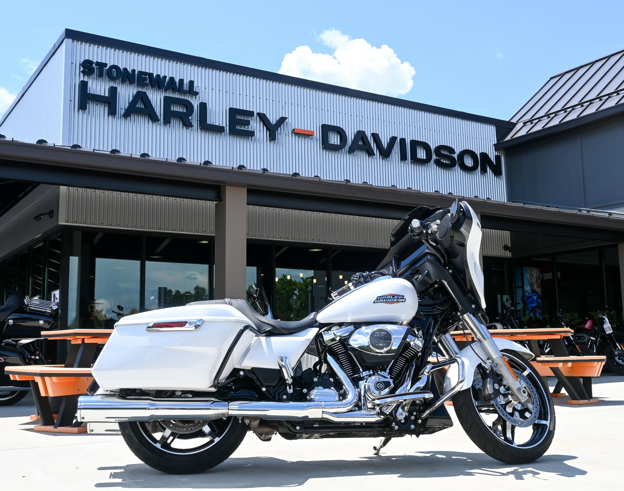 Used 2024 Harley-Davidson Street Glide® White Onyx Pearl (Chrom