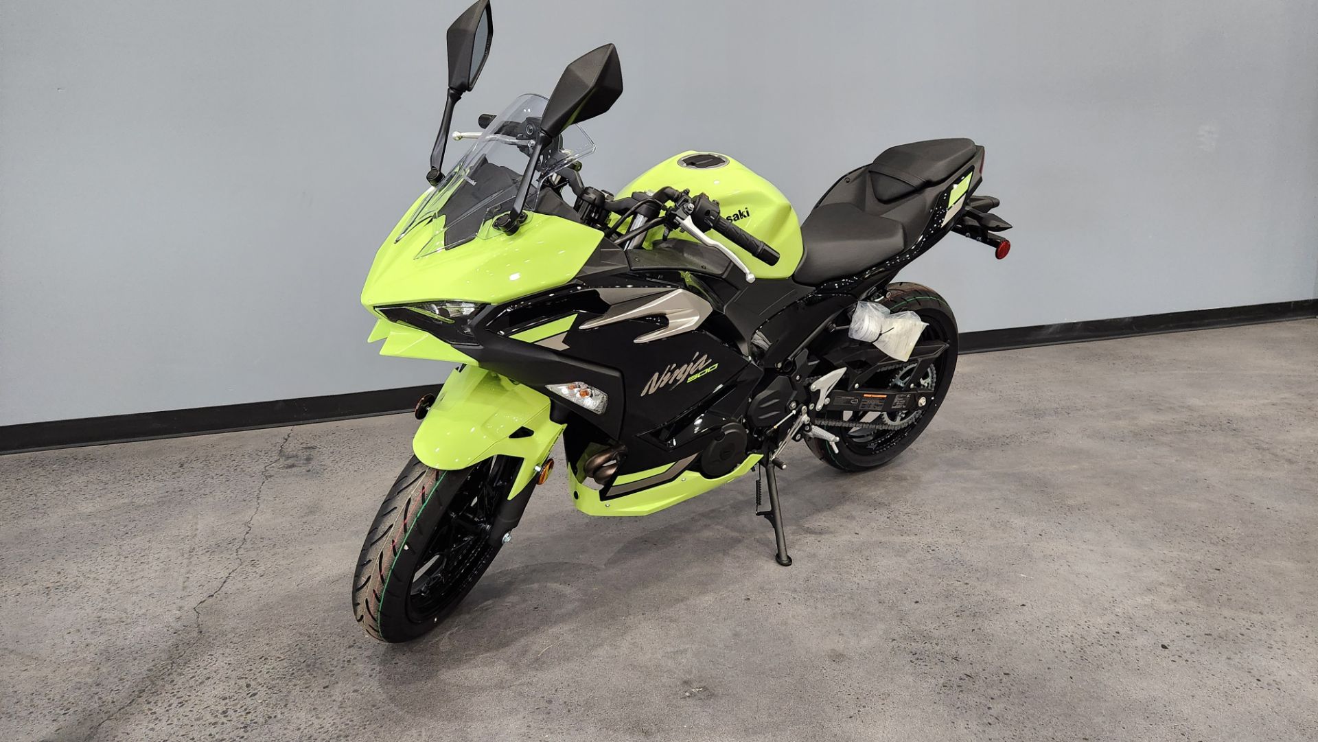 2026 Kawasaki Ninja® 500 ABS 1