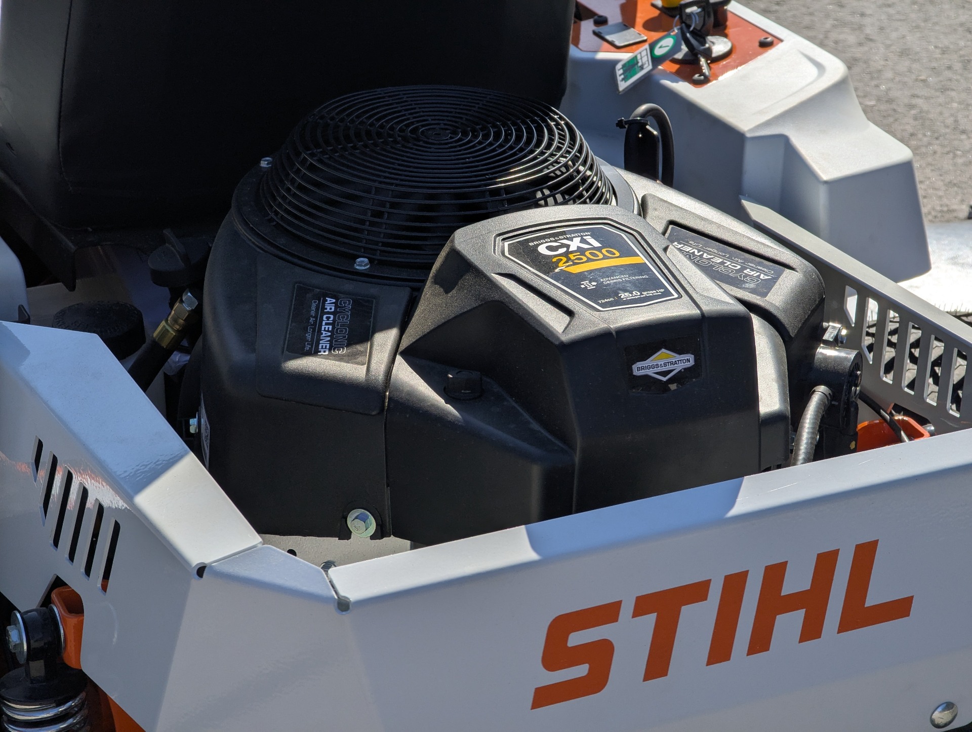 New 2024 Stihl RZ 261 61 in. Briggs & Stratton 25 hp | Lawn Mowers