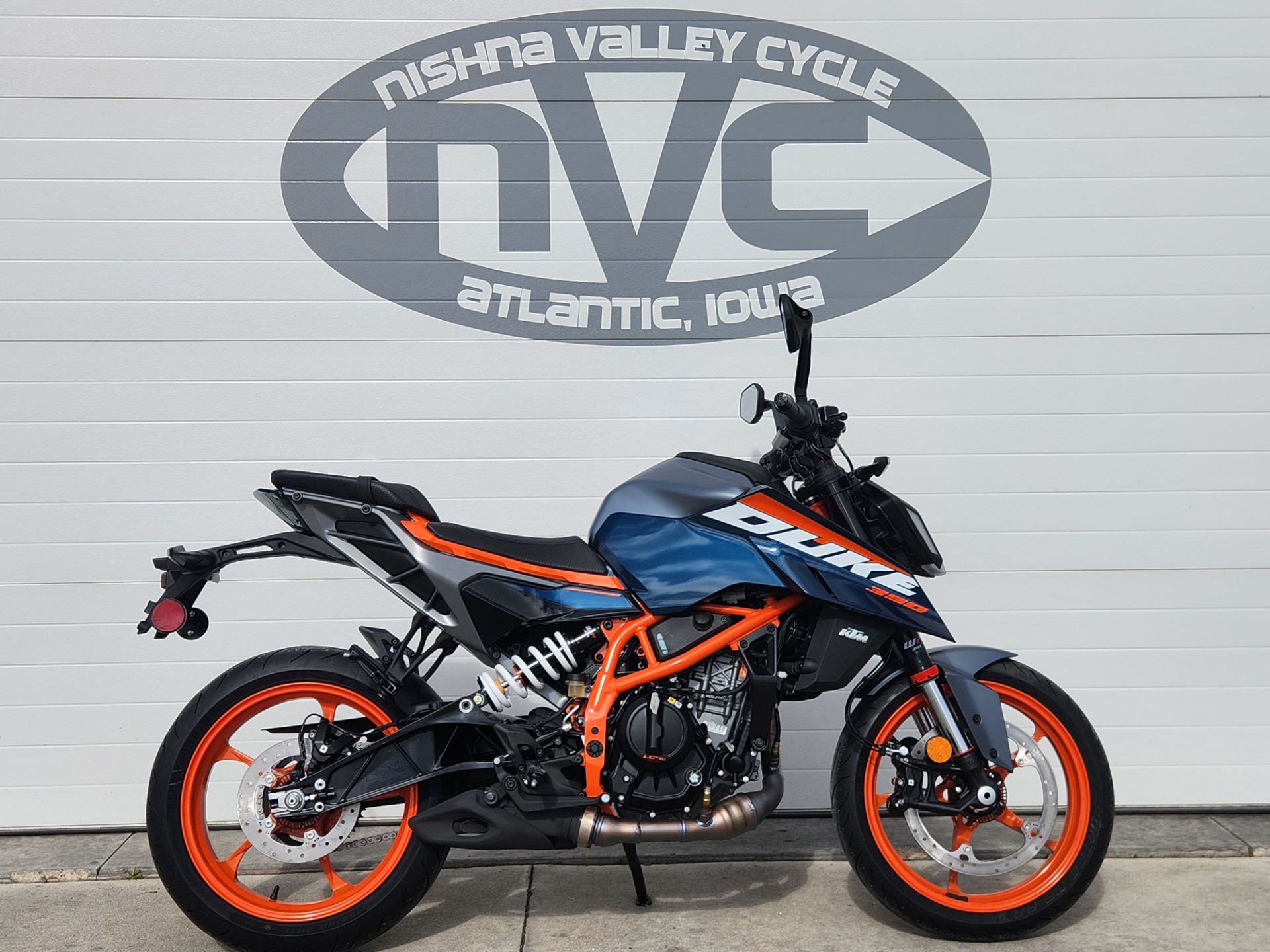 New 2025 KTM 390 Duke, Atlantic IA | Specs, Price, Photos | Blue 70864