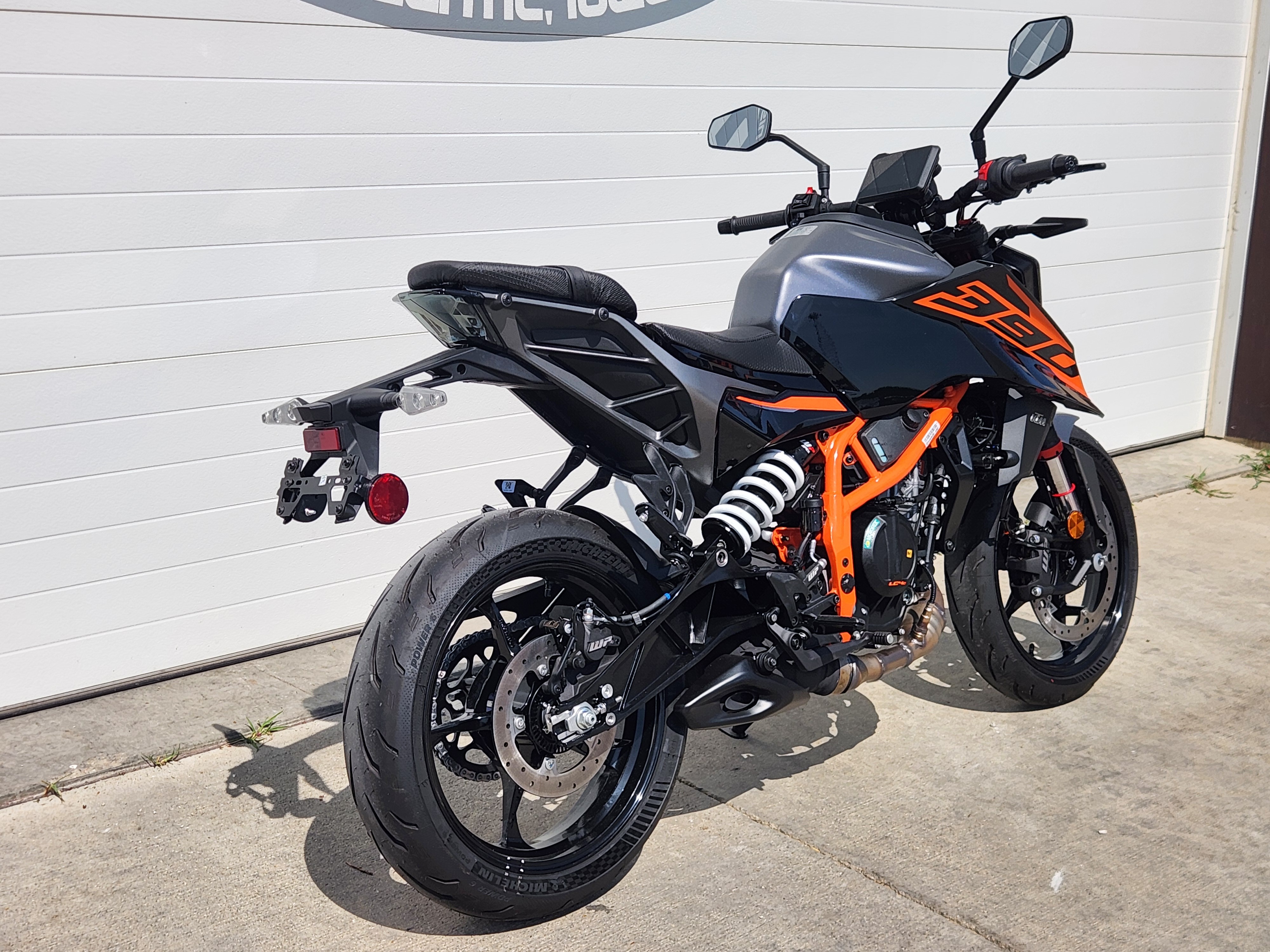 2026 KTM 390 Duke 4