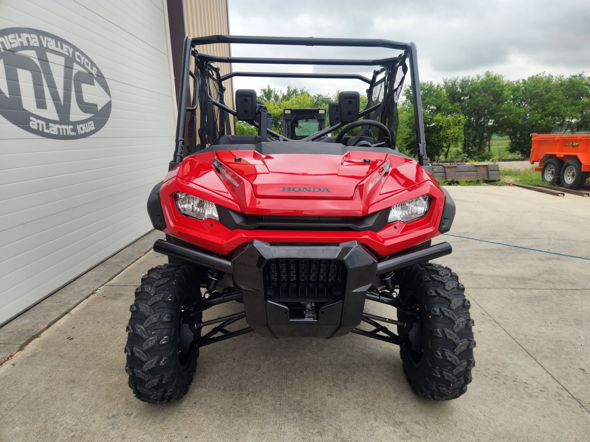 New 2025 Honda Pioneer 1000-6 Deluxe Crew, Atlantic IA | Specs
