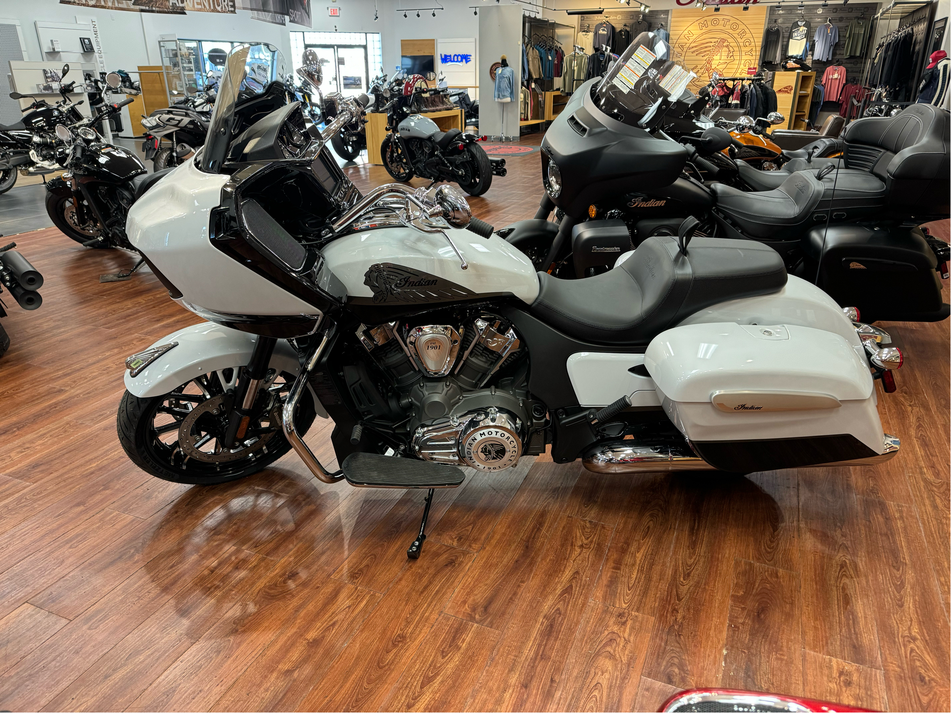 New 2024 Indian Motorcycle Challenger® Limited Motorcycles in