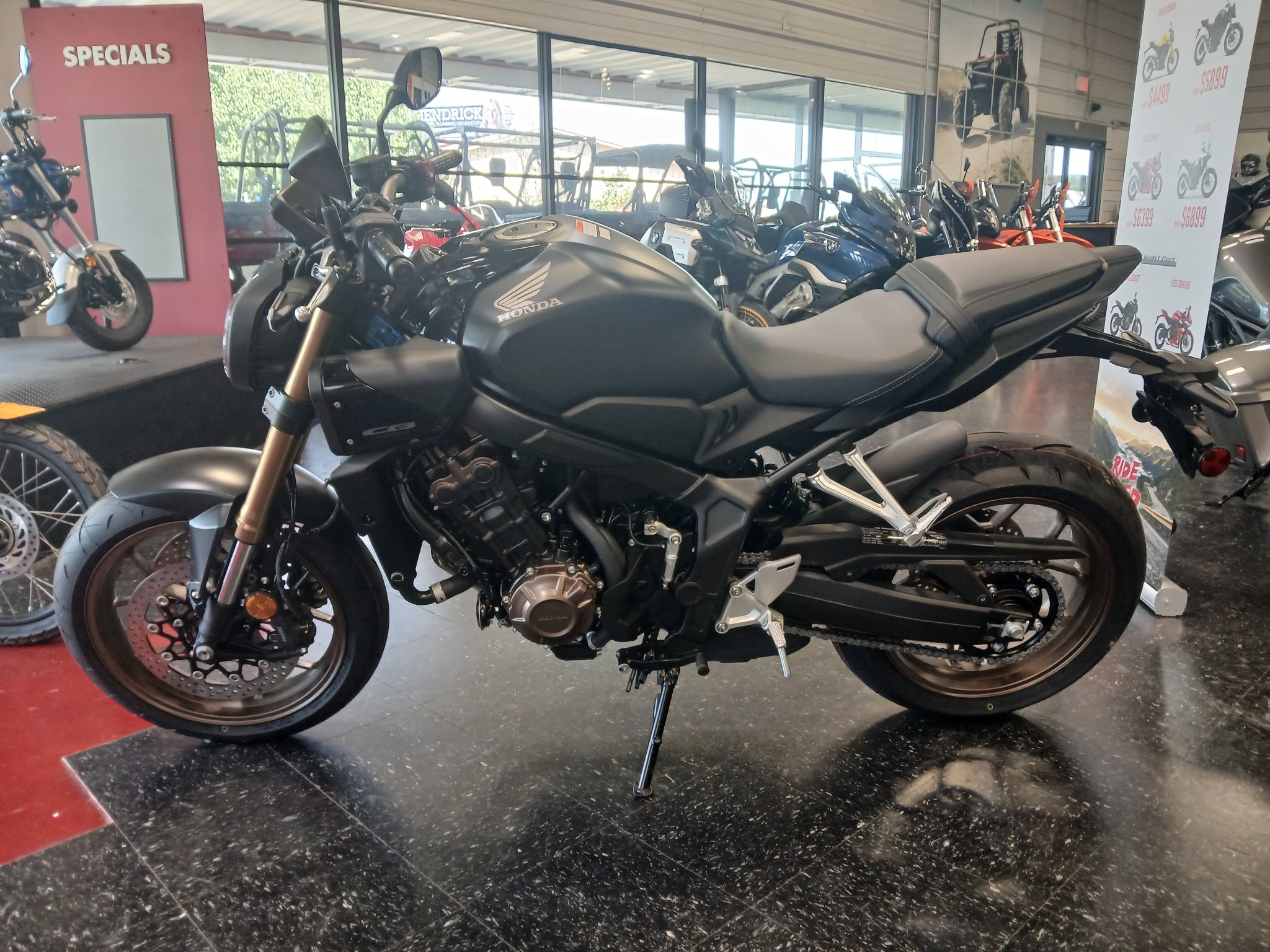 2026 Honda CB650R E-Clutch 3