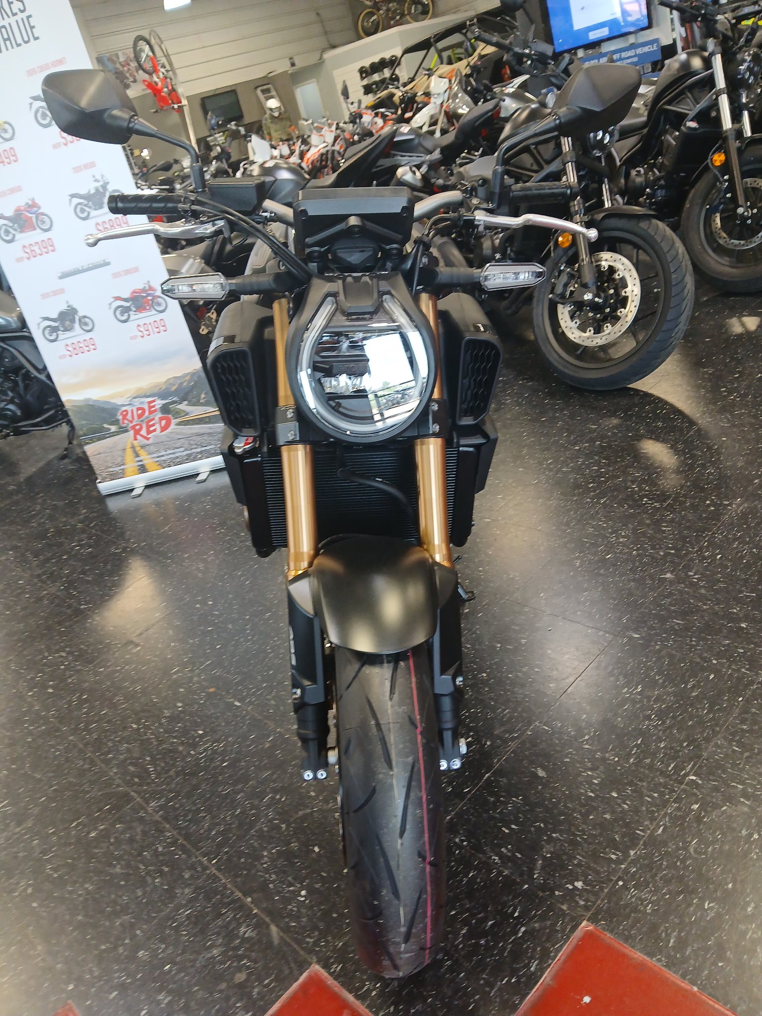 2026 Honda CB650R E-Clutch 5