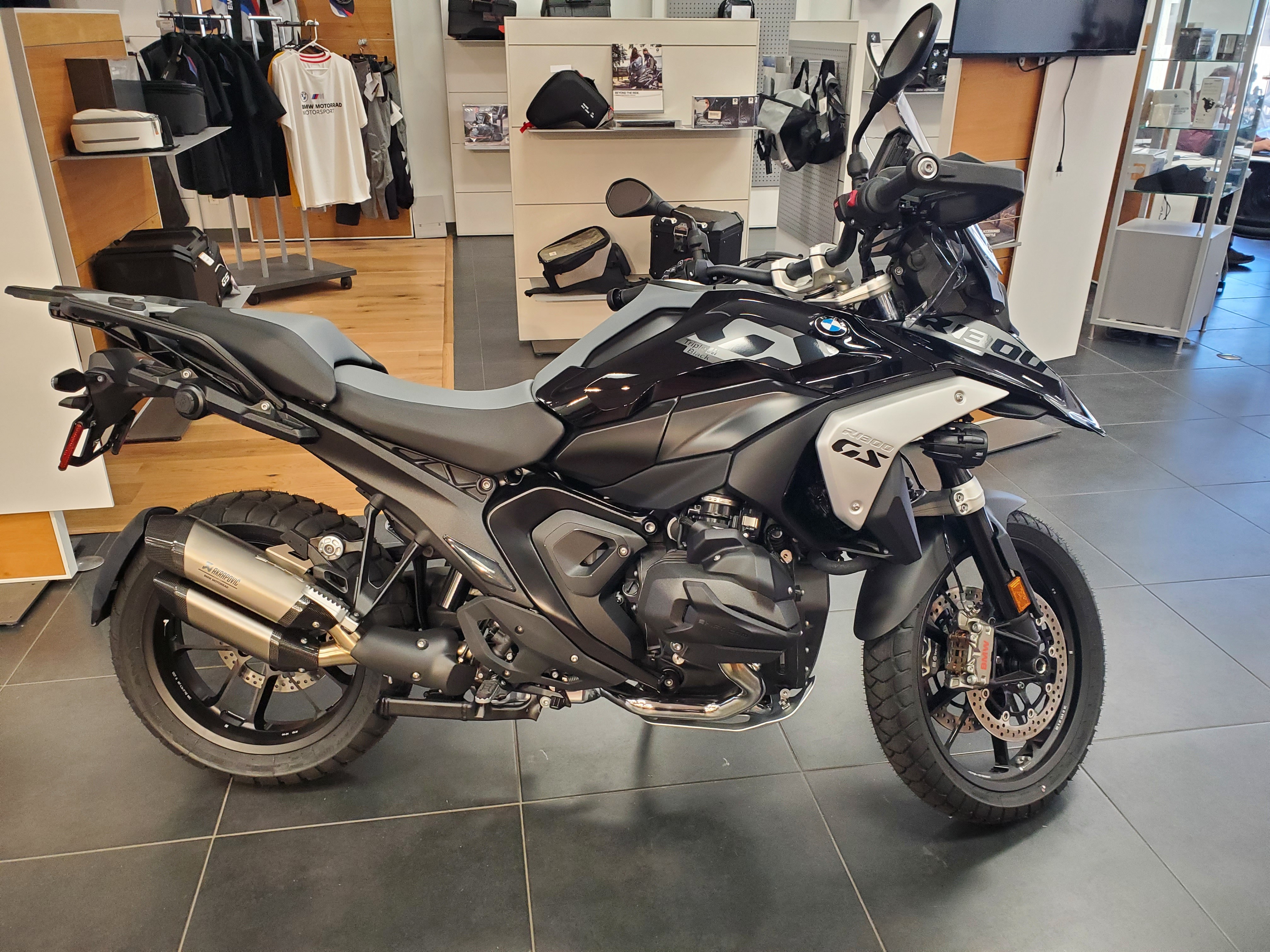 New 2025 BMW R 1300 GS Motorcycles in Broken Arrow, OK Outside the 